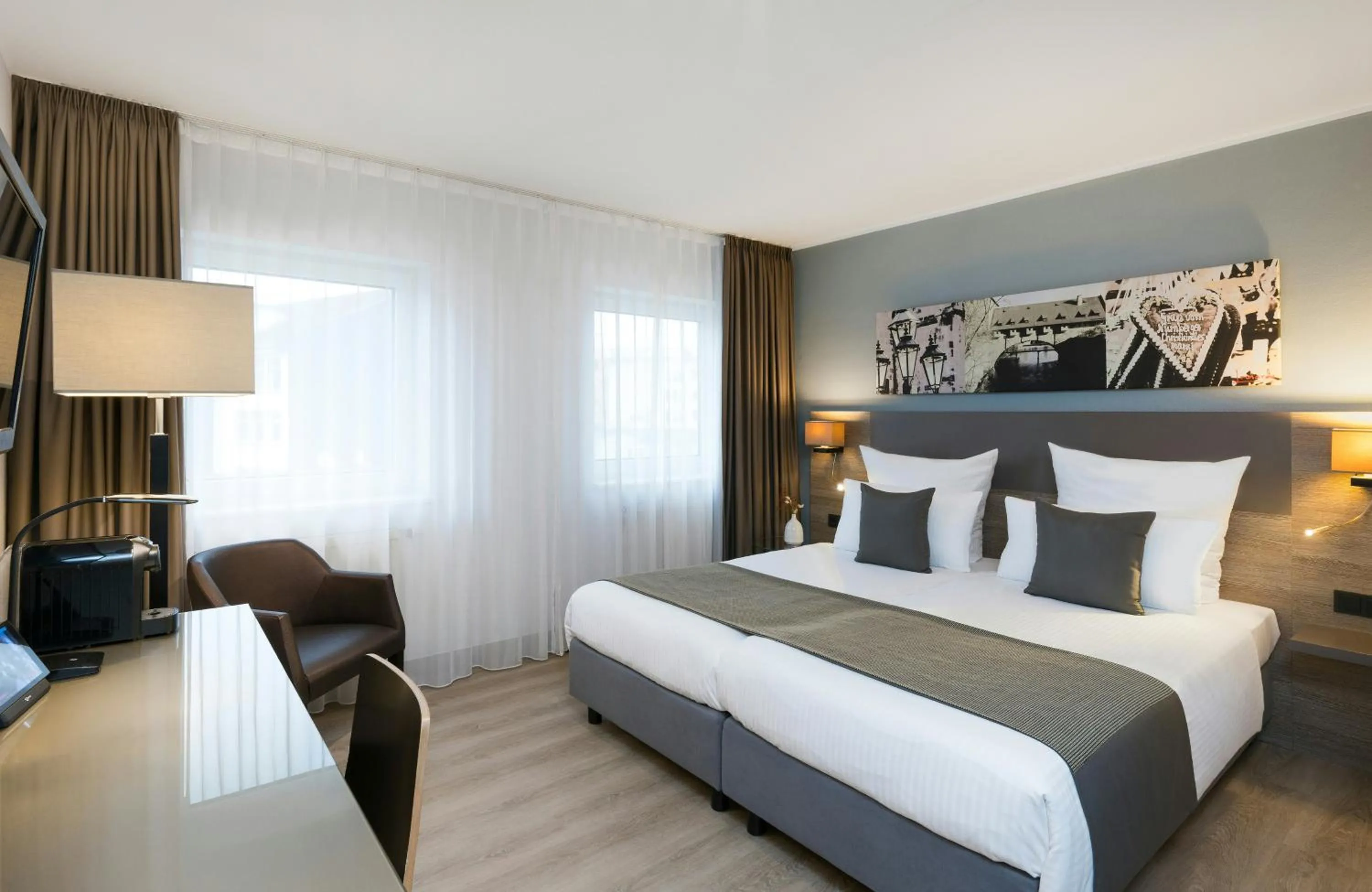 Photo of the whole room, Bed in Leonardo Hotel Nürnberg