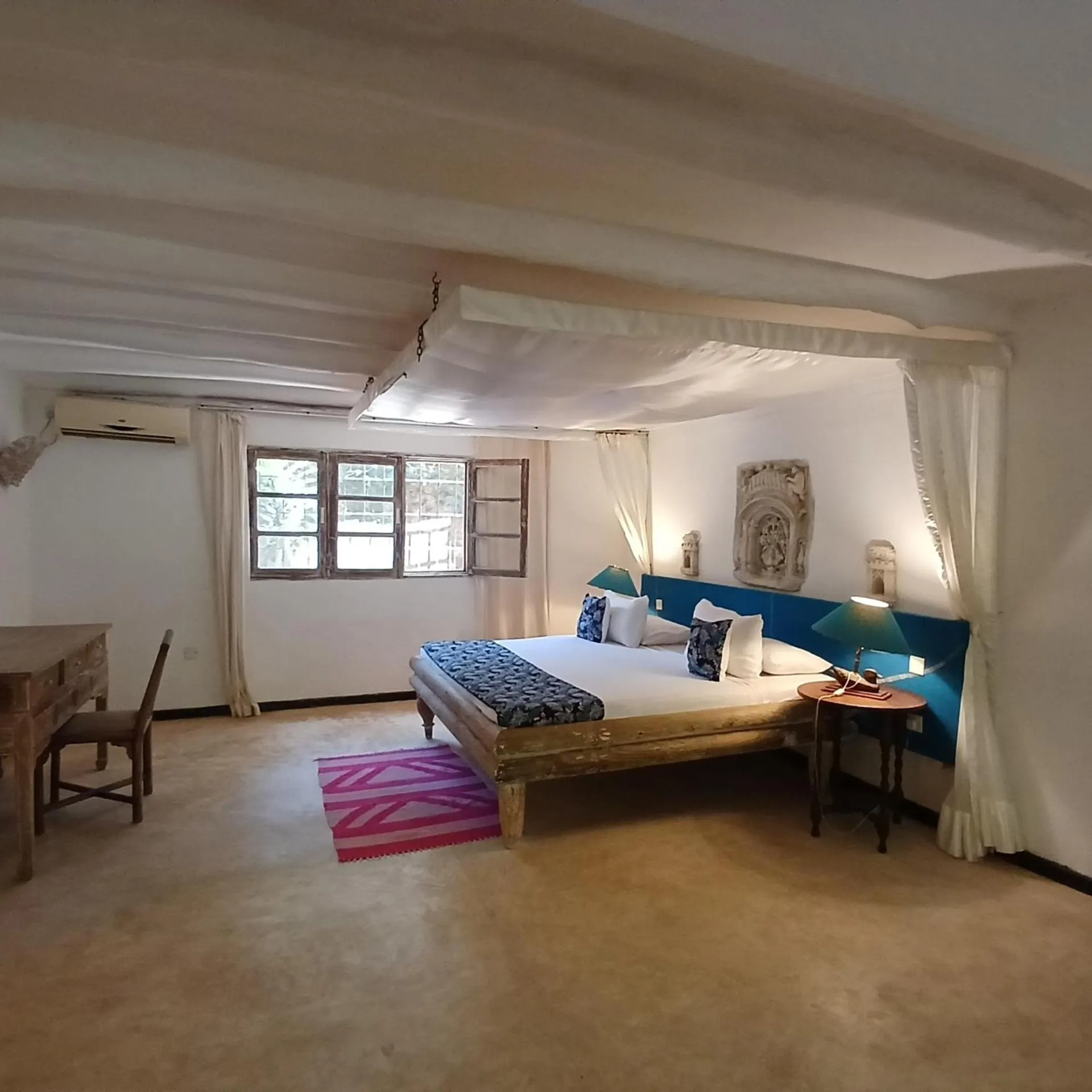 Bedroom, Bed in White Elephant Sea Lodge