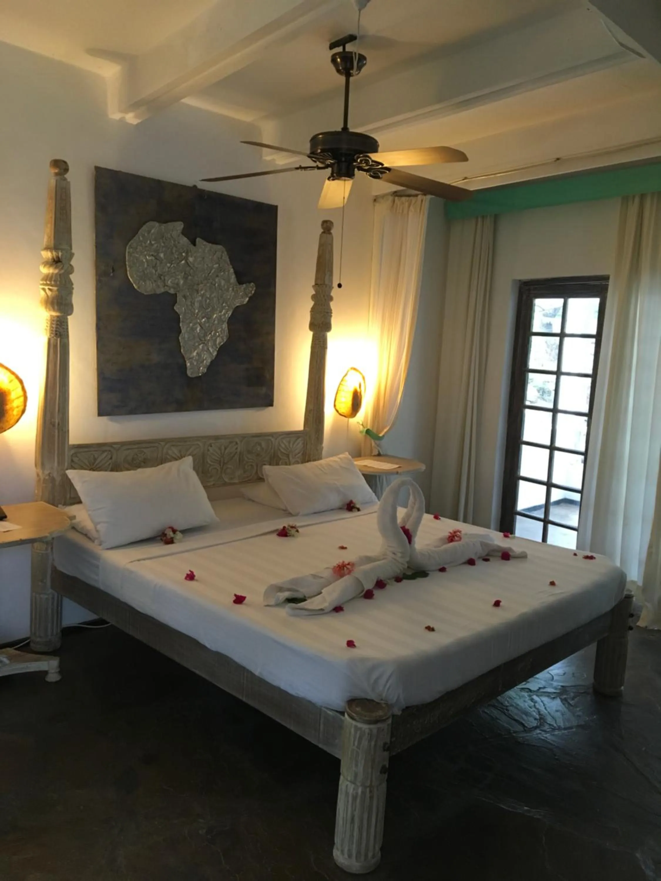 Bedroom, Bed in White Elephant Sea Lodge