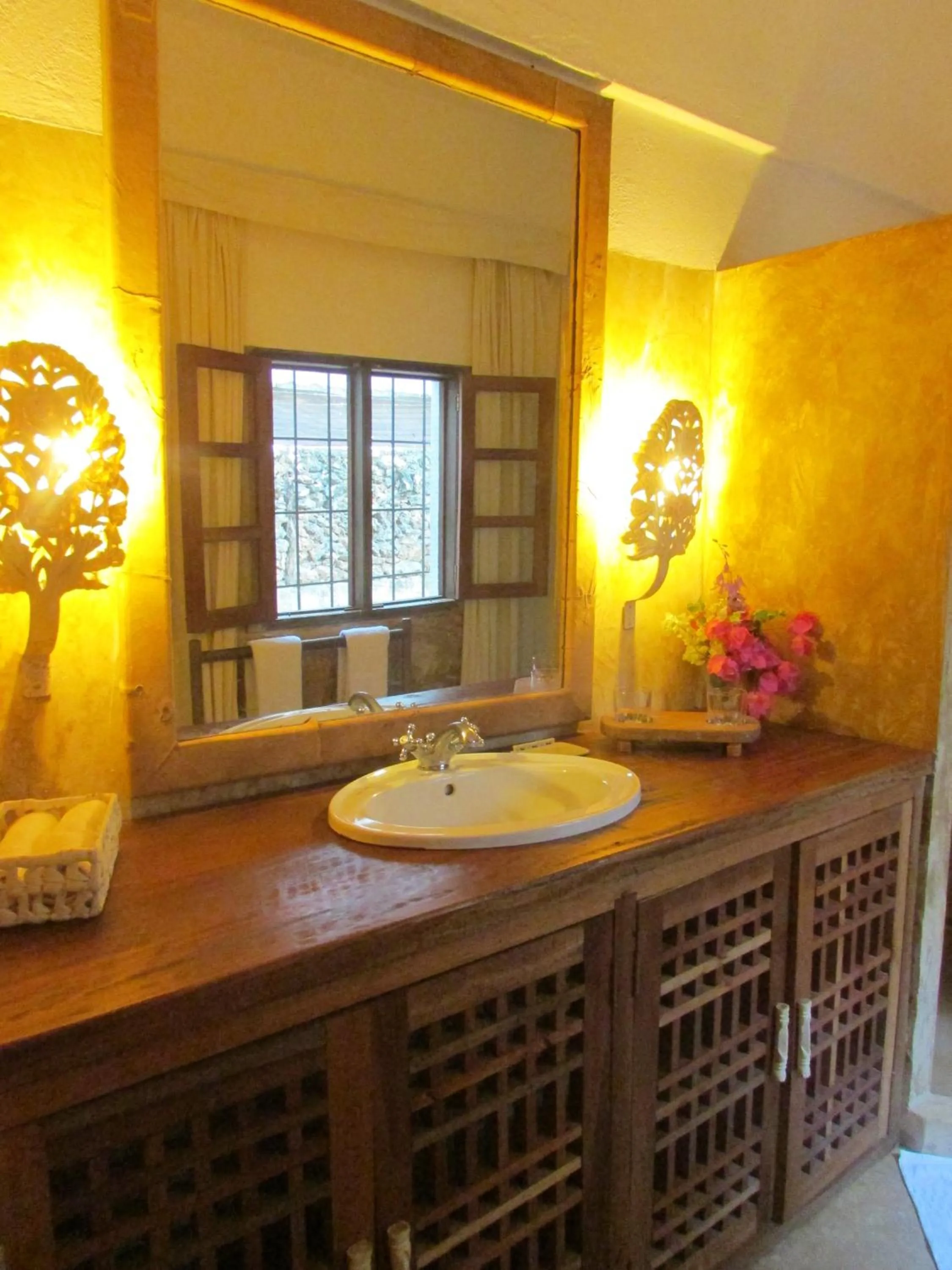 Bathroom in White Elephant Sea Lodge