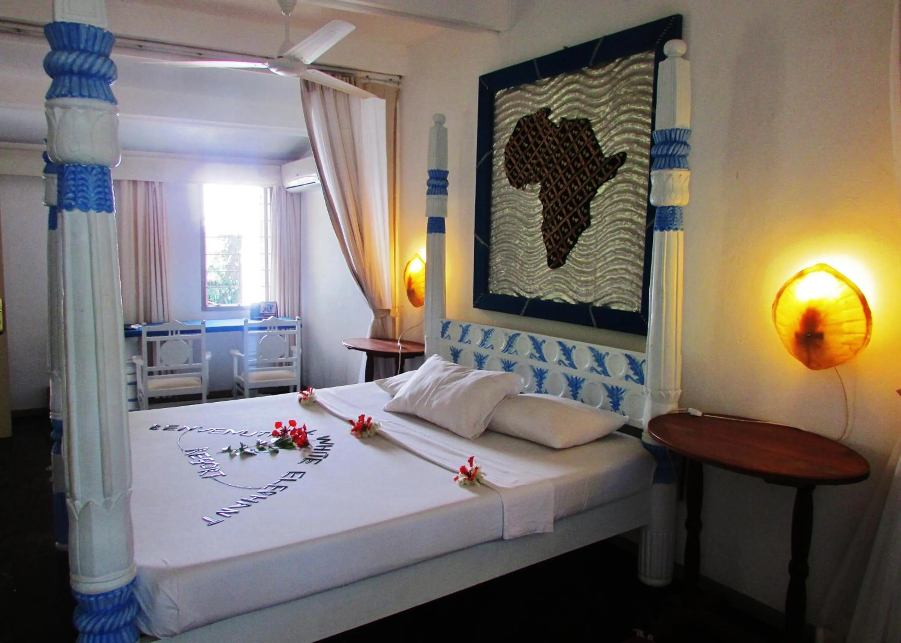 Photo of the whole room, Bed in White Elephant Sea Lodge