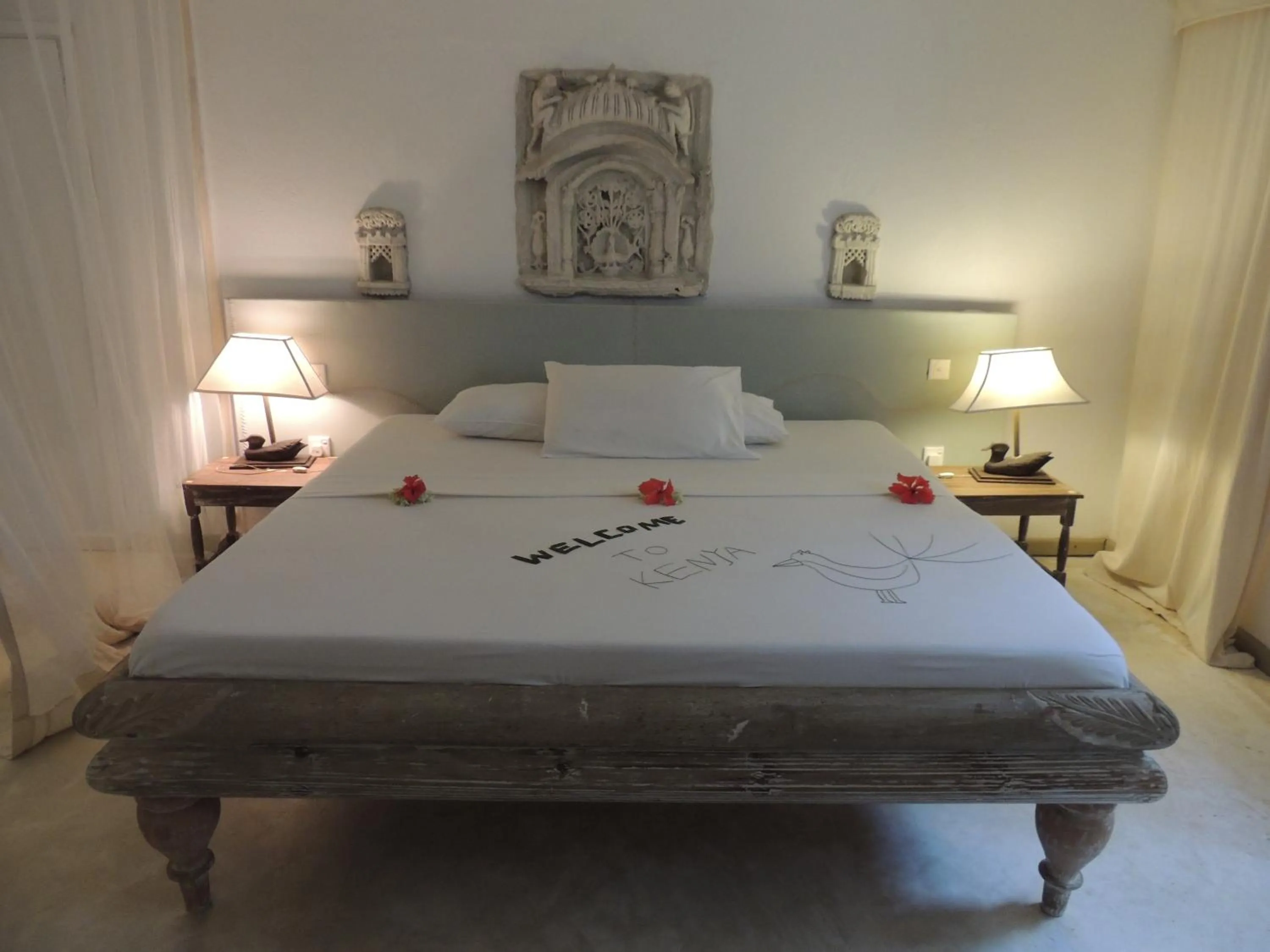 Photo of the whole room, Bed in White Elephant Sea Lodge