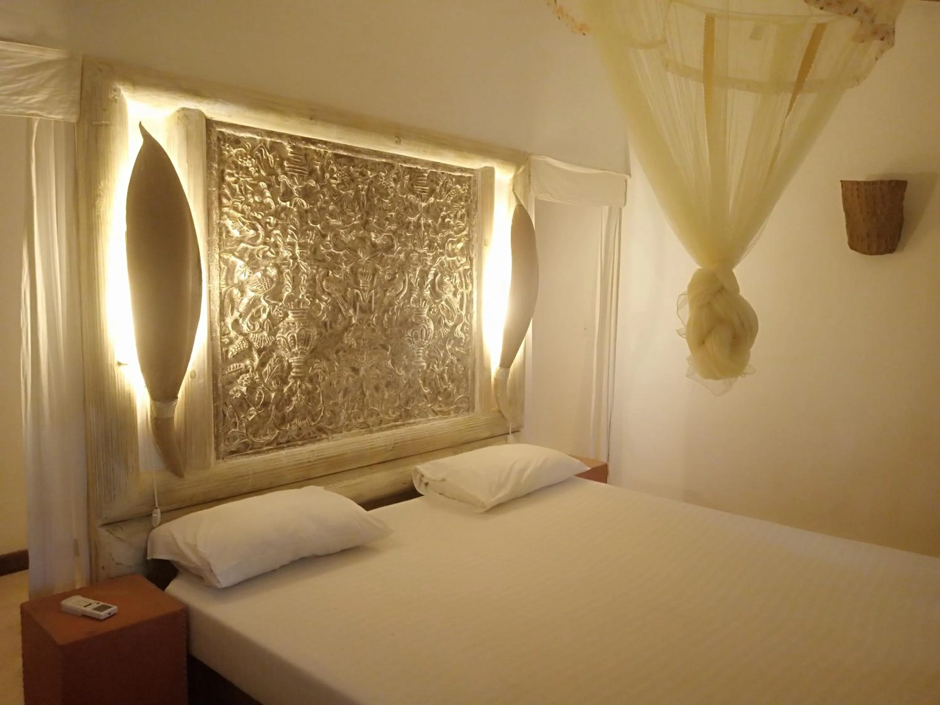 Bedroom, Bed in White Elephant Sea Lodge