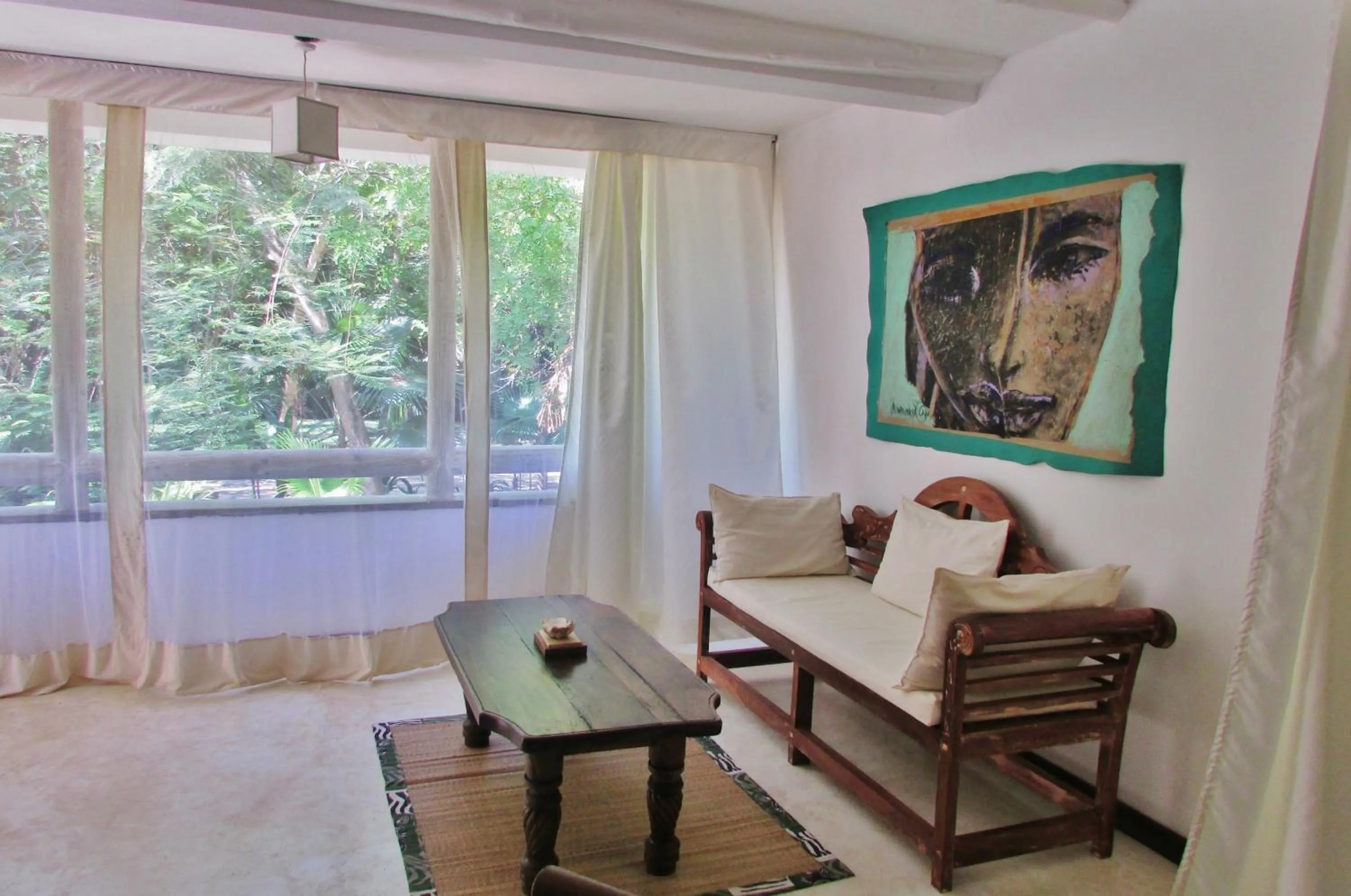 Living room in White Elephant Sea Lodge