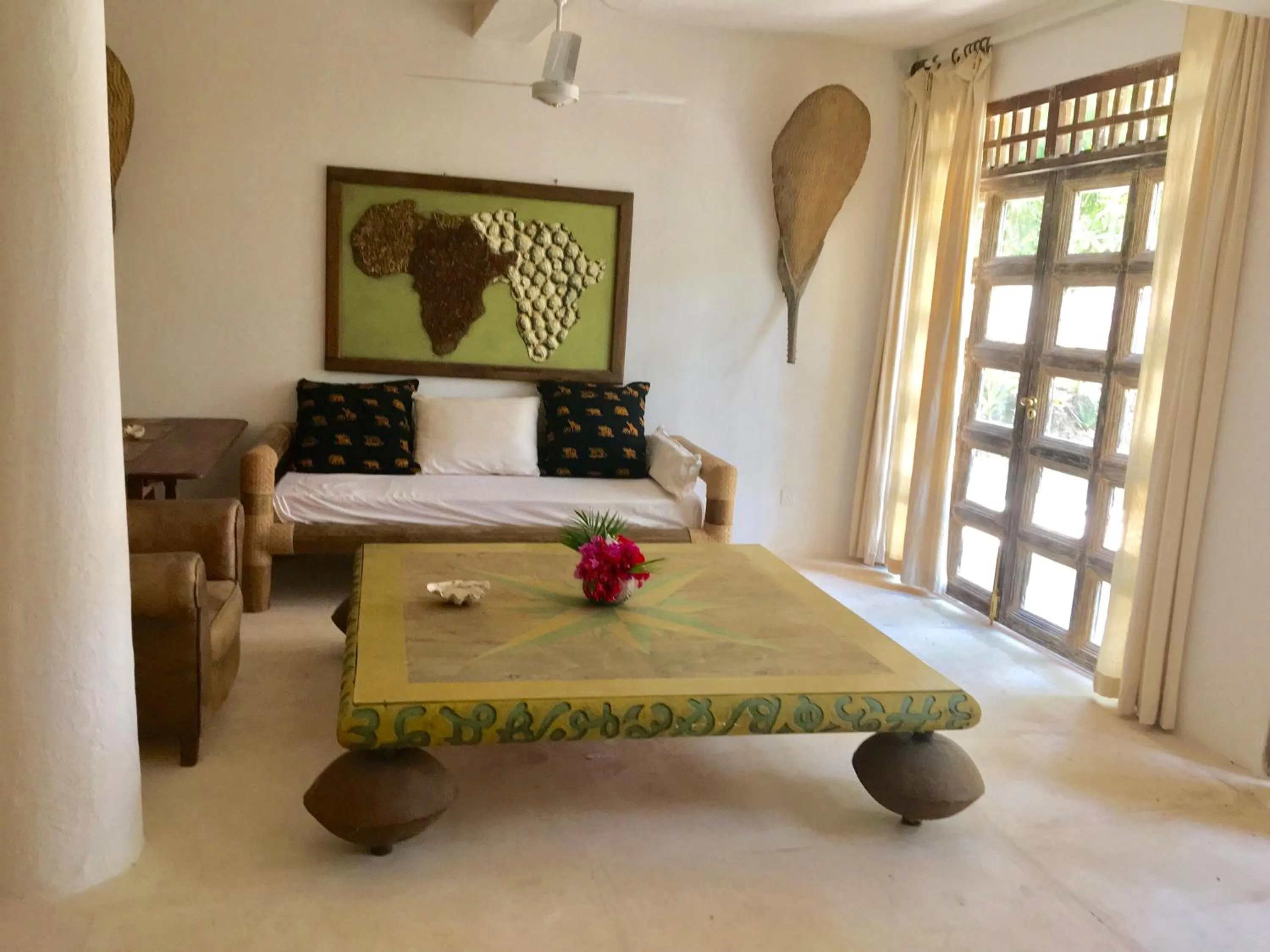 Living room, Bed in White Elephant Sea Lodge