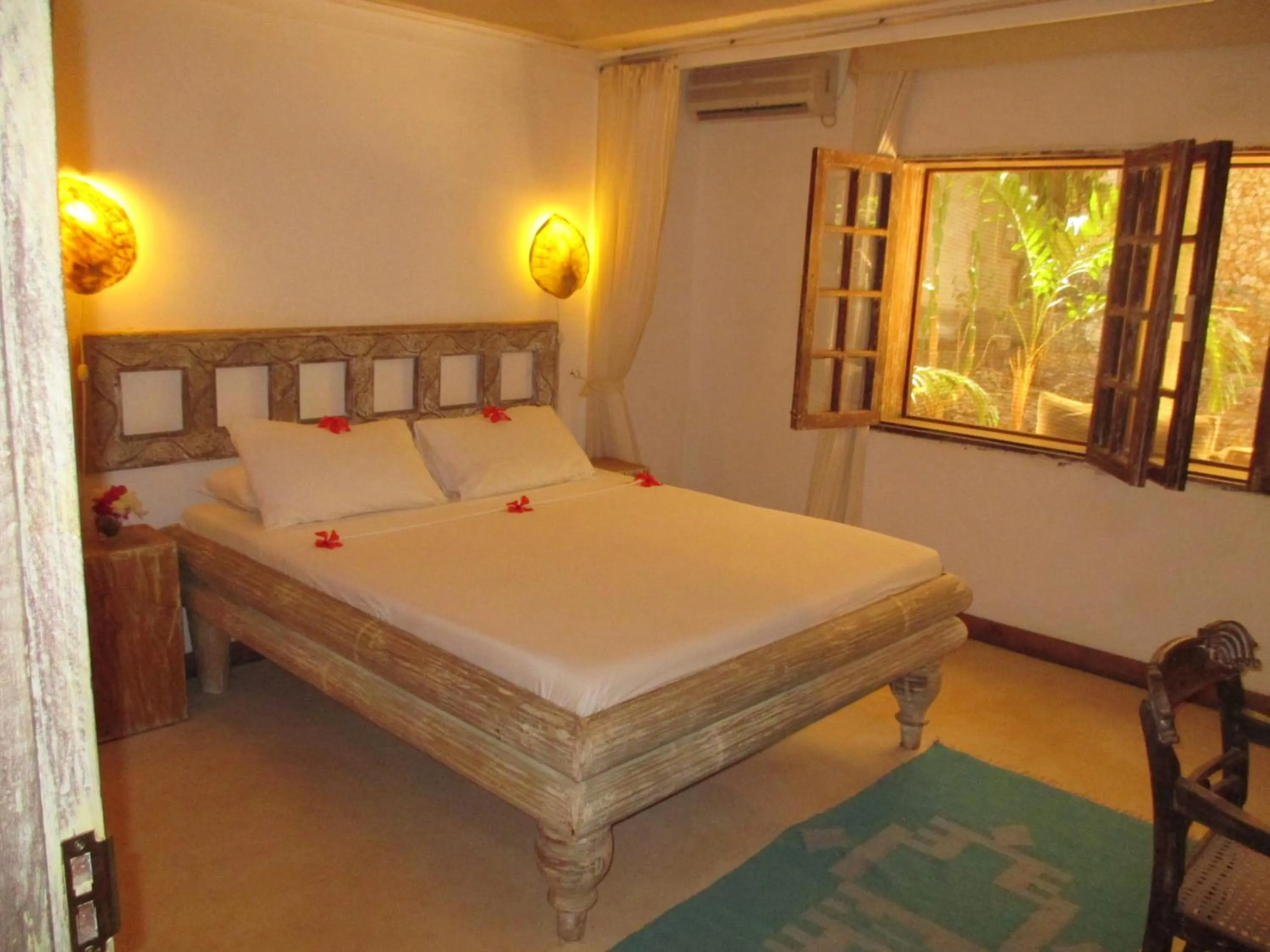 Day, Bed in White Elephant Sea Lodge
