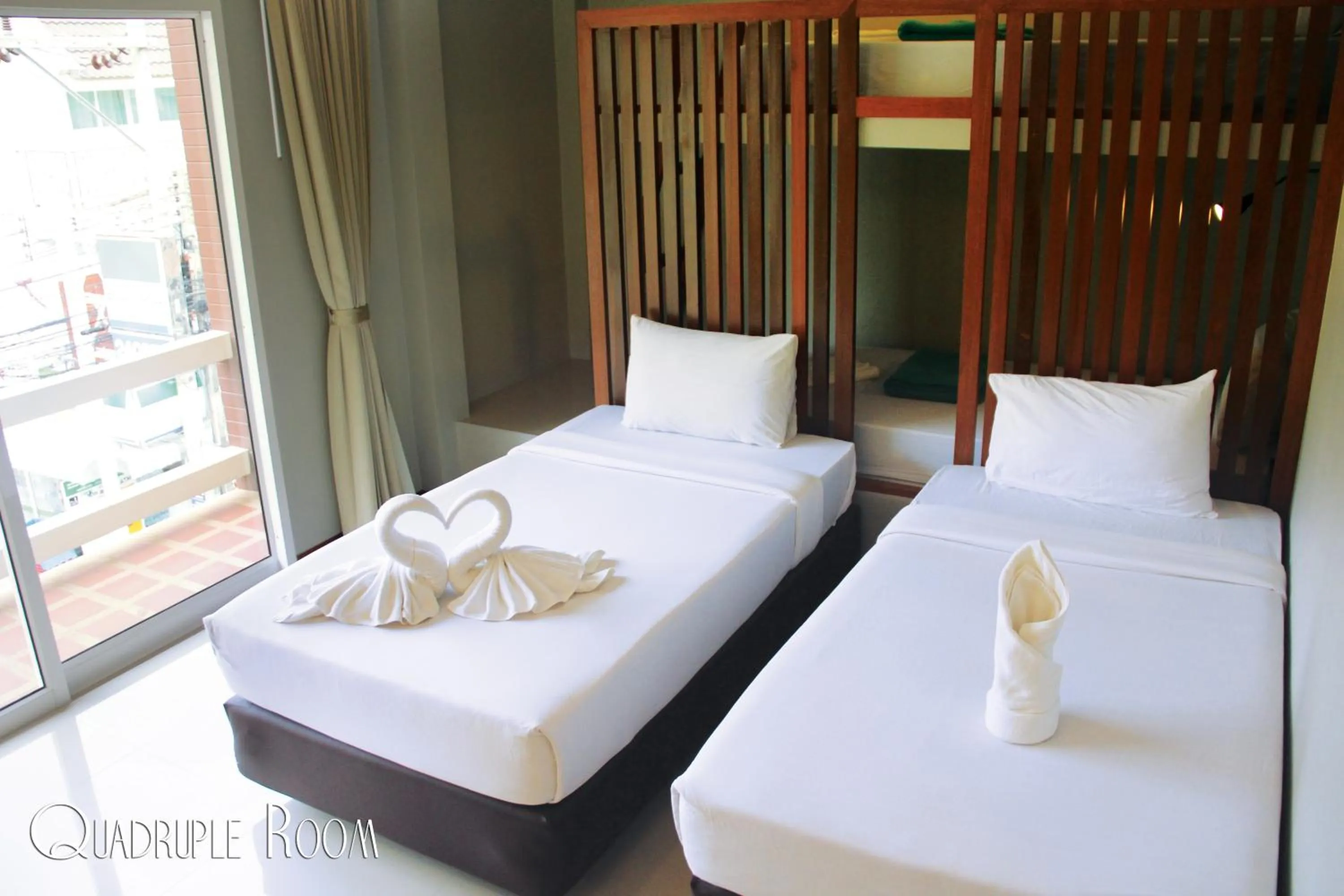 Bed in Phangan Pearl Villa