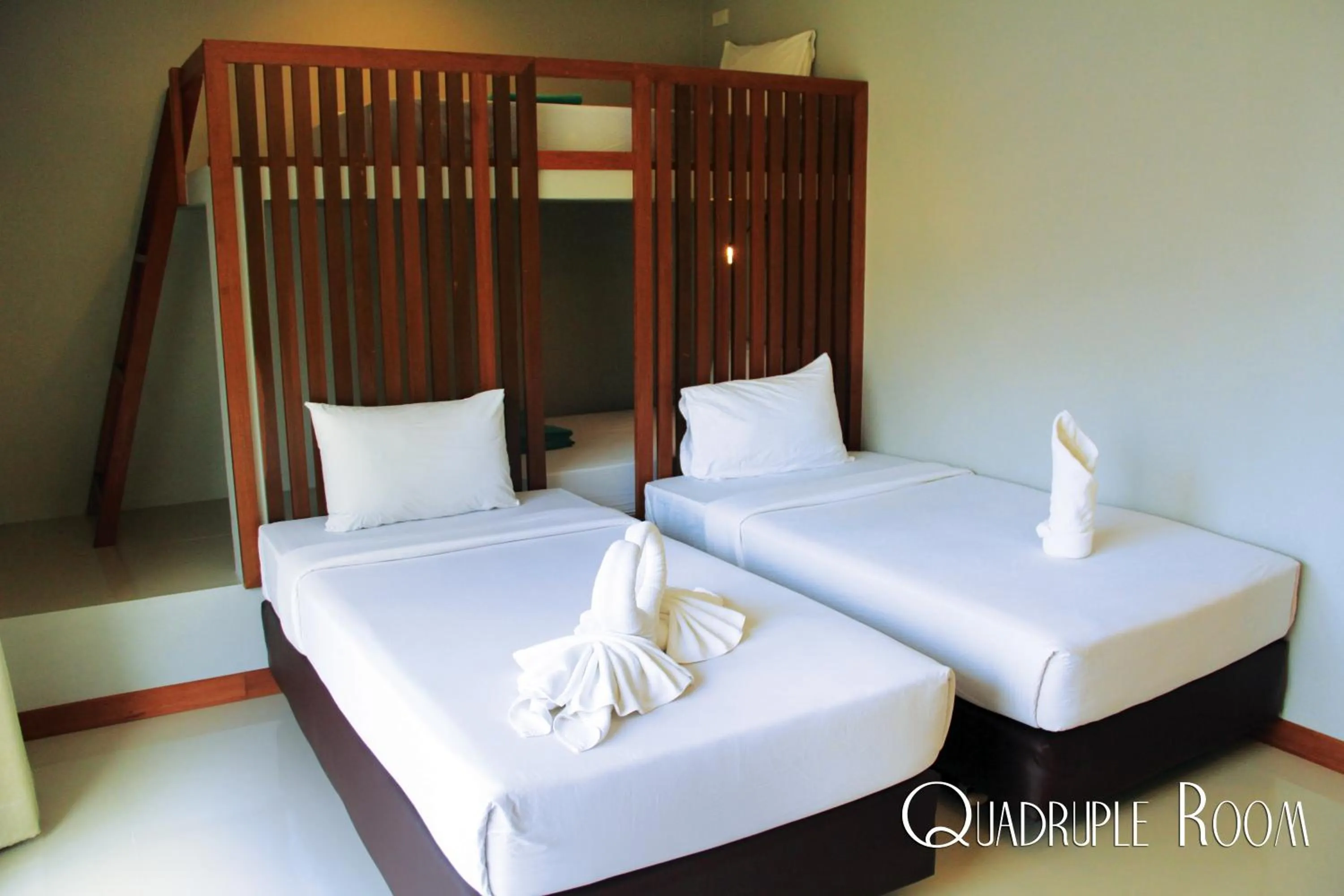 Bed in Phangan Pearl Villa