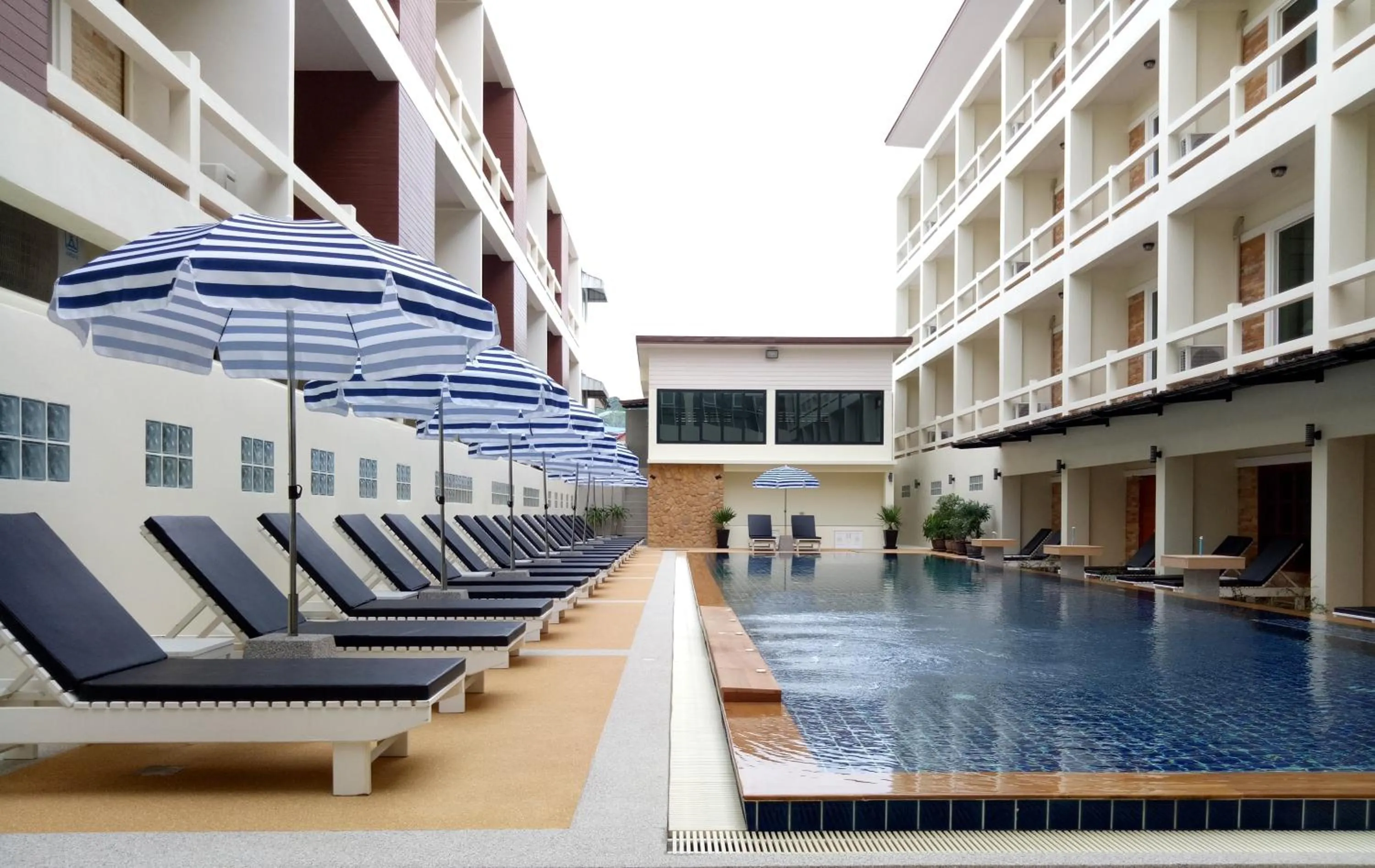 Swimming pool in Phangan Pearl Villa