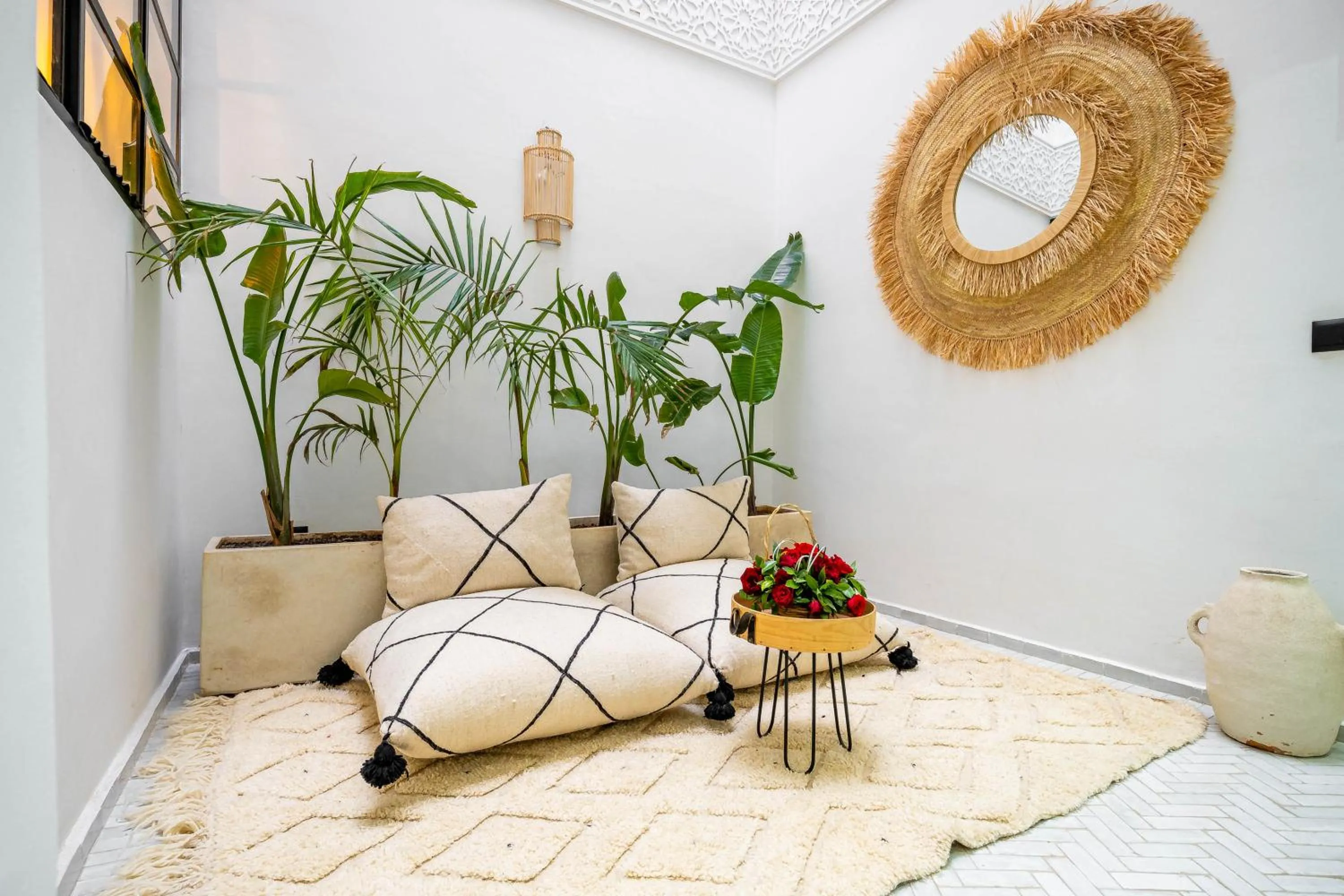 Seating area, Bed in Riad La Croix Berbere Deluxe