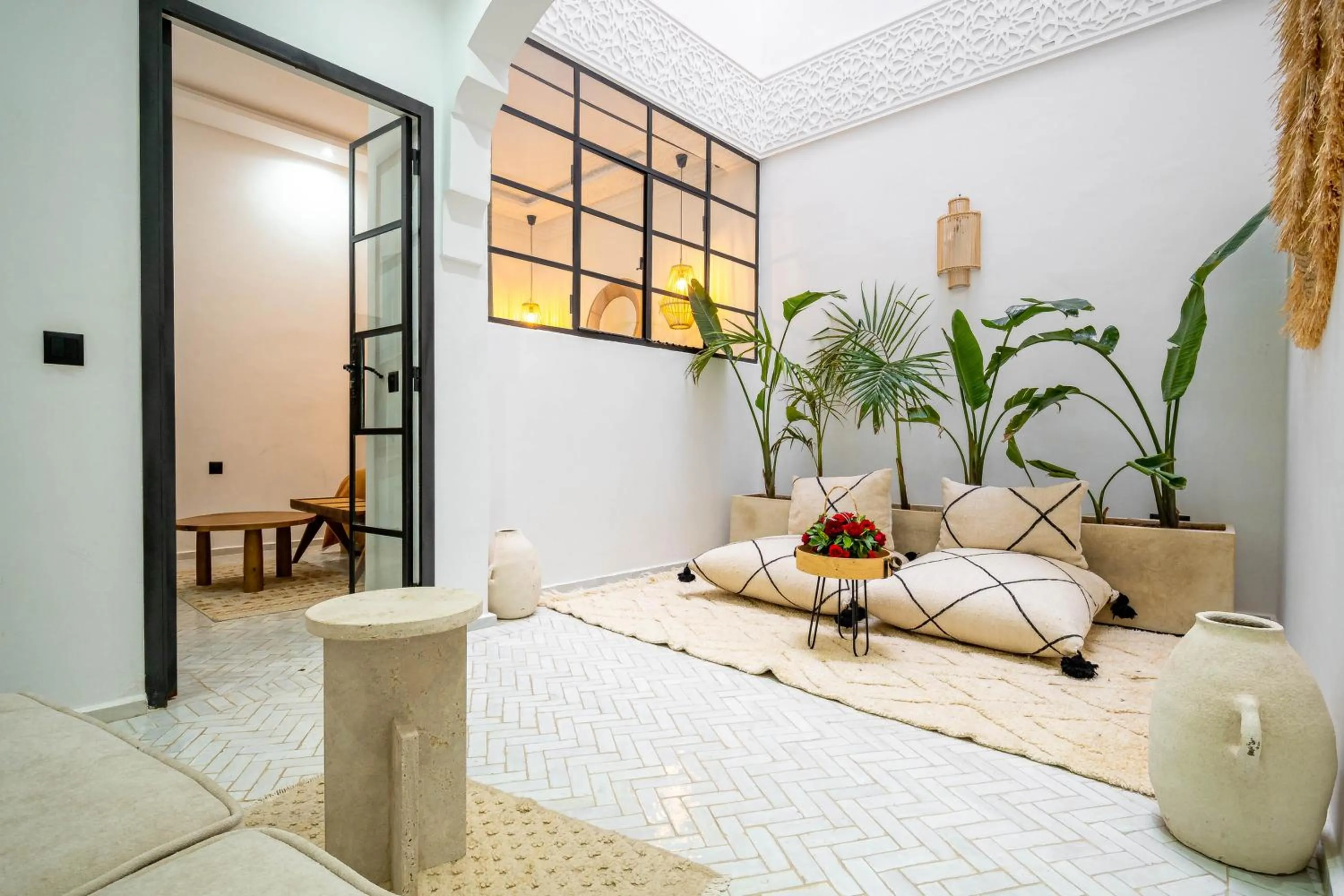 Seating area, Bed in Riad La Croix Berbere Deluxe