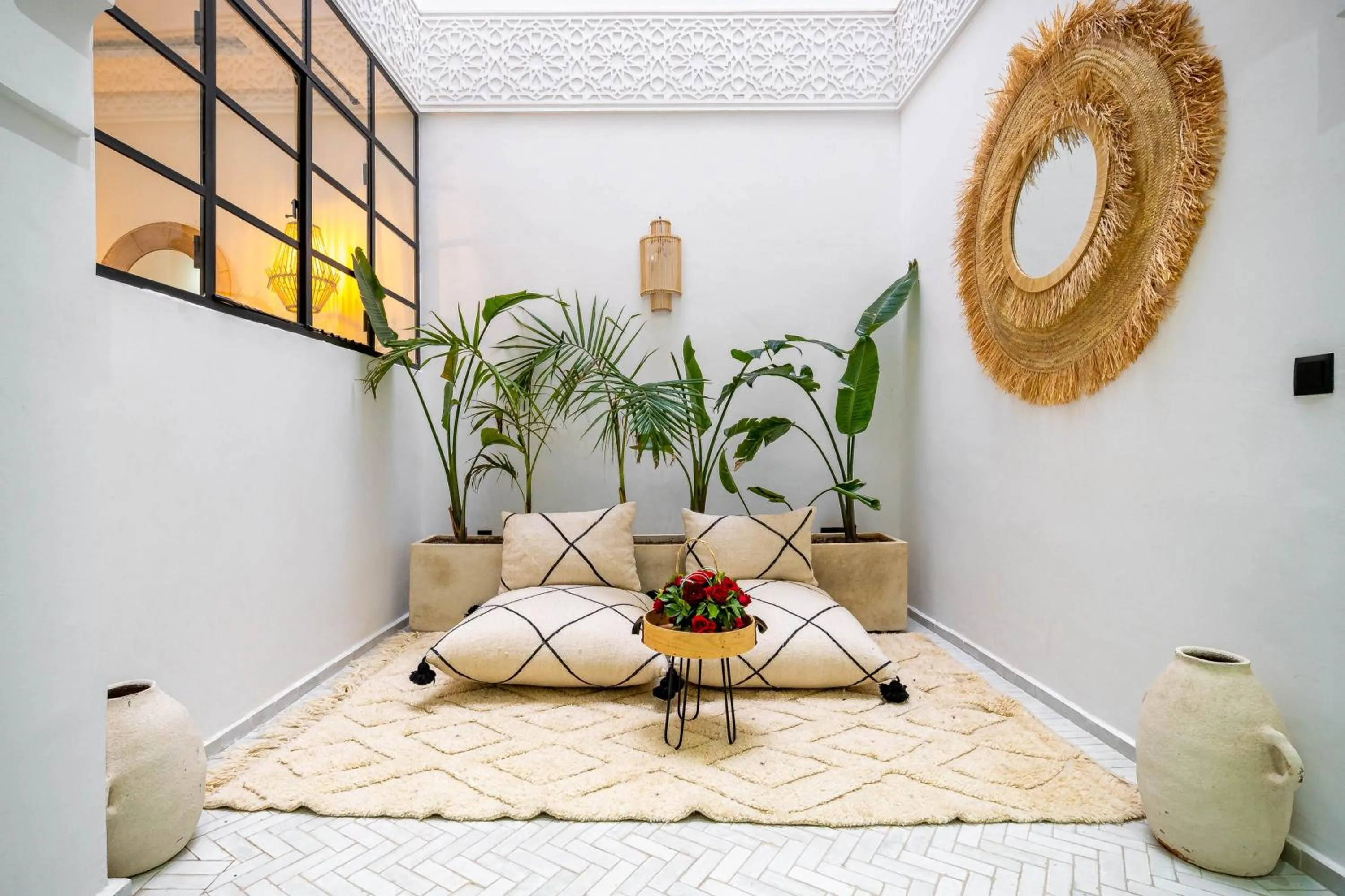 Seating area, Bed in Riad La Croix Berbere Deluxe