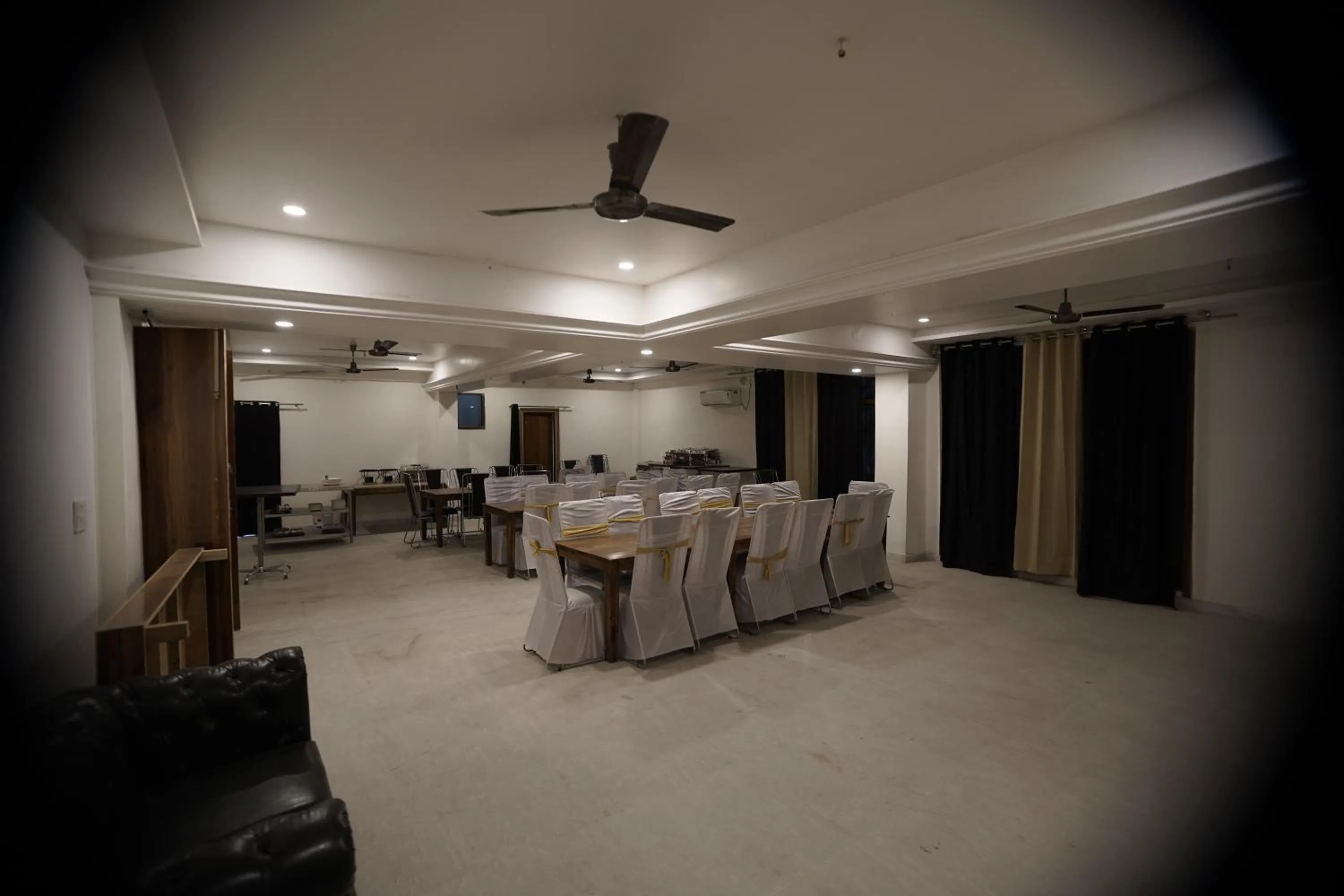 Dining area in Hotel The Black Gold