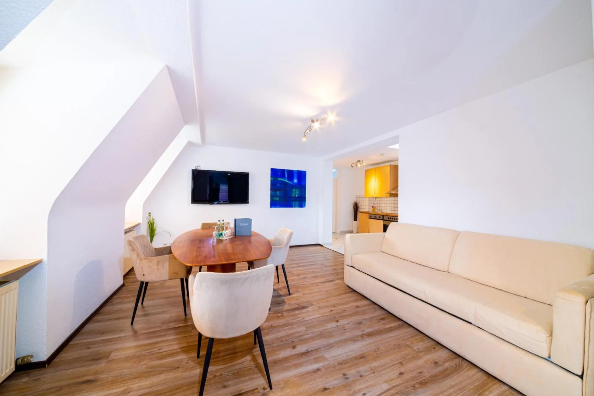 Photo of the whole room in ArtHotel City