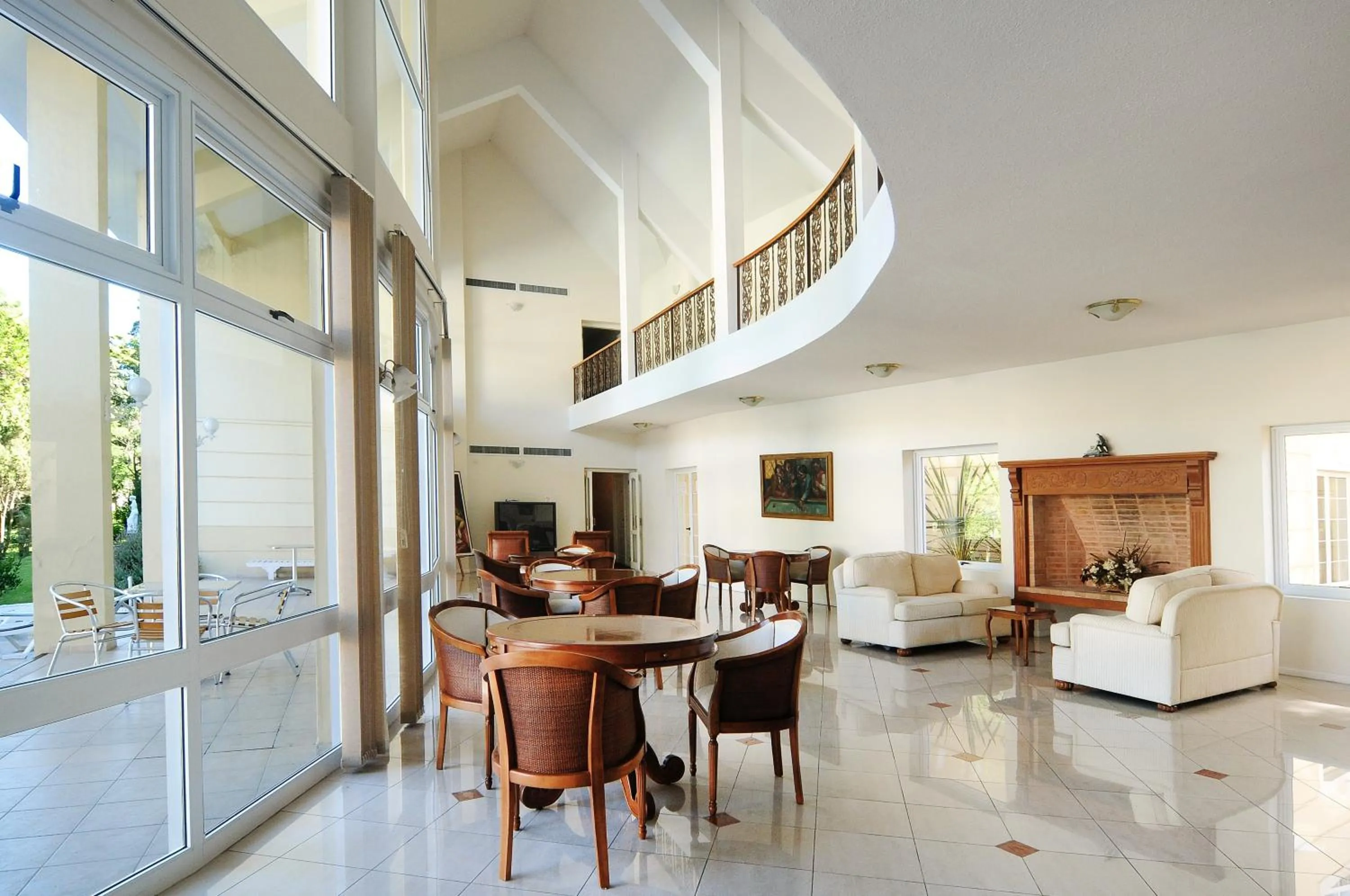 Communal lounge/ TV room in Parque Hotel Jean Clevers