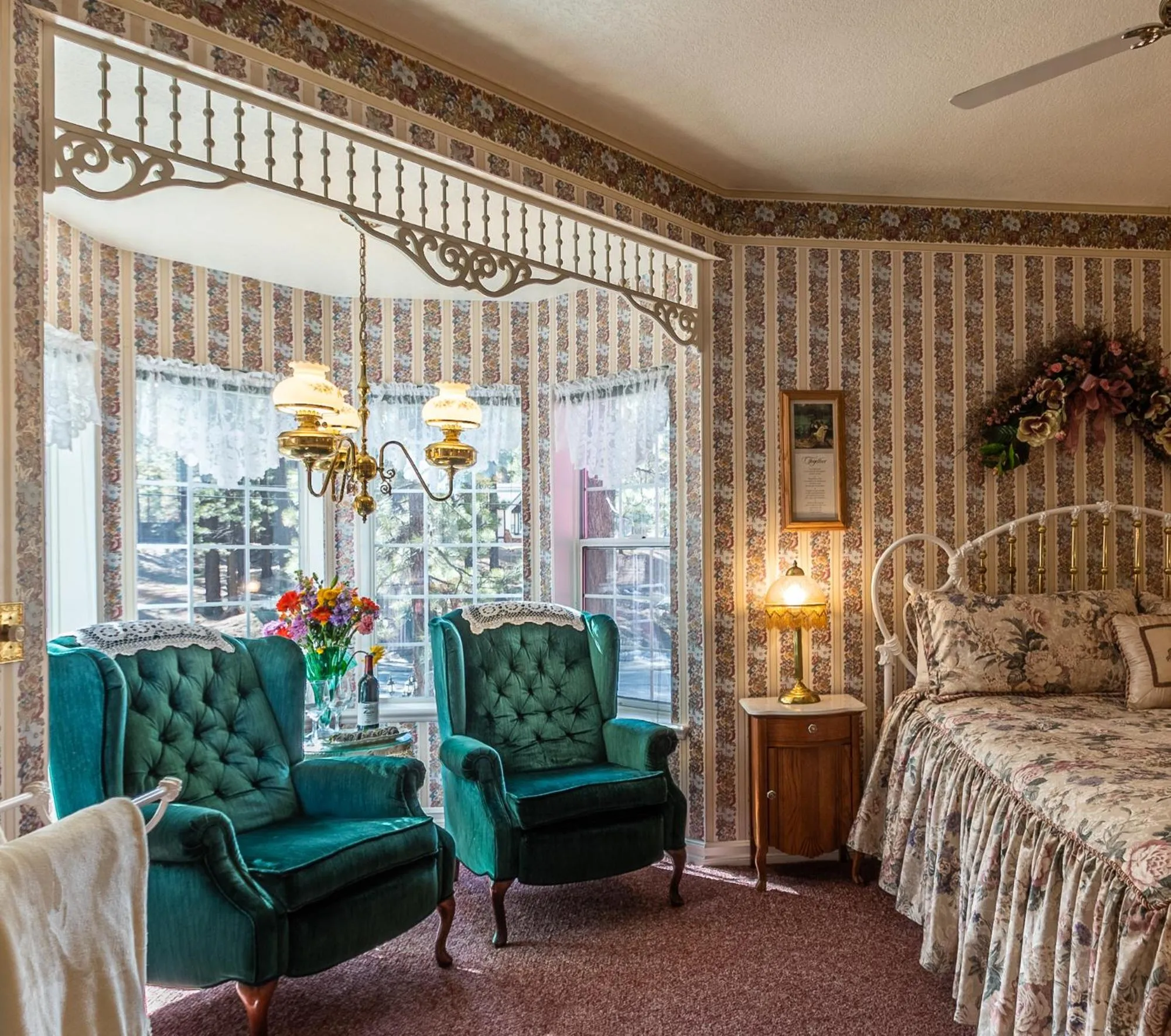 Bed in Apples Bed and Breakfast Inn