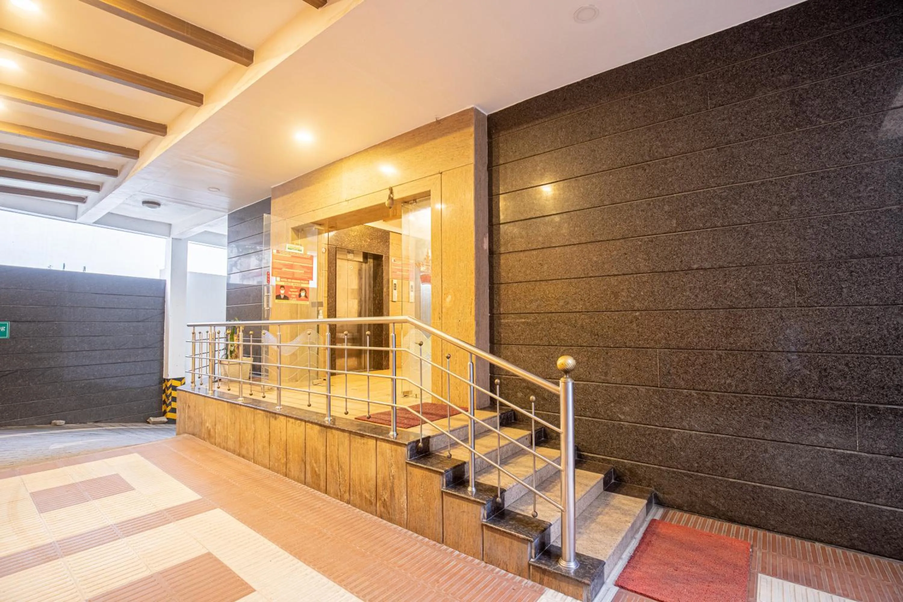 Facade/entrance in Sri Krishna Palace