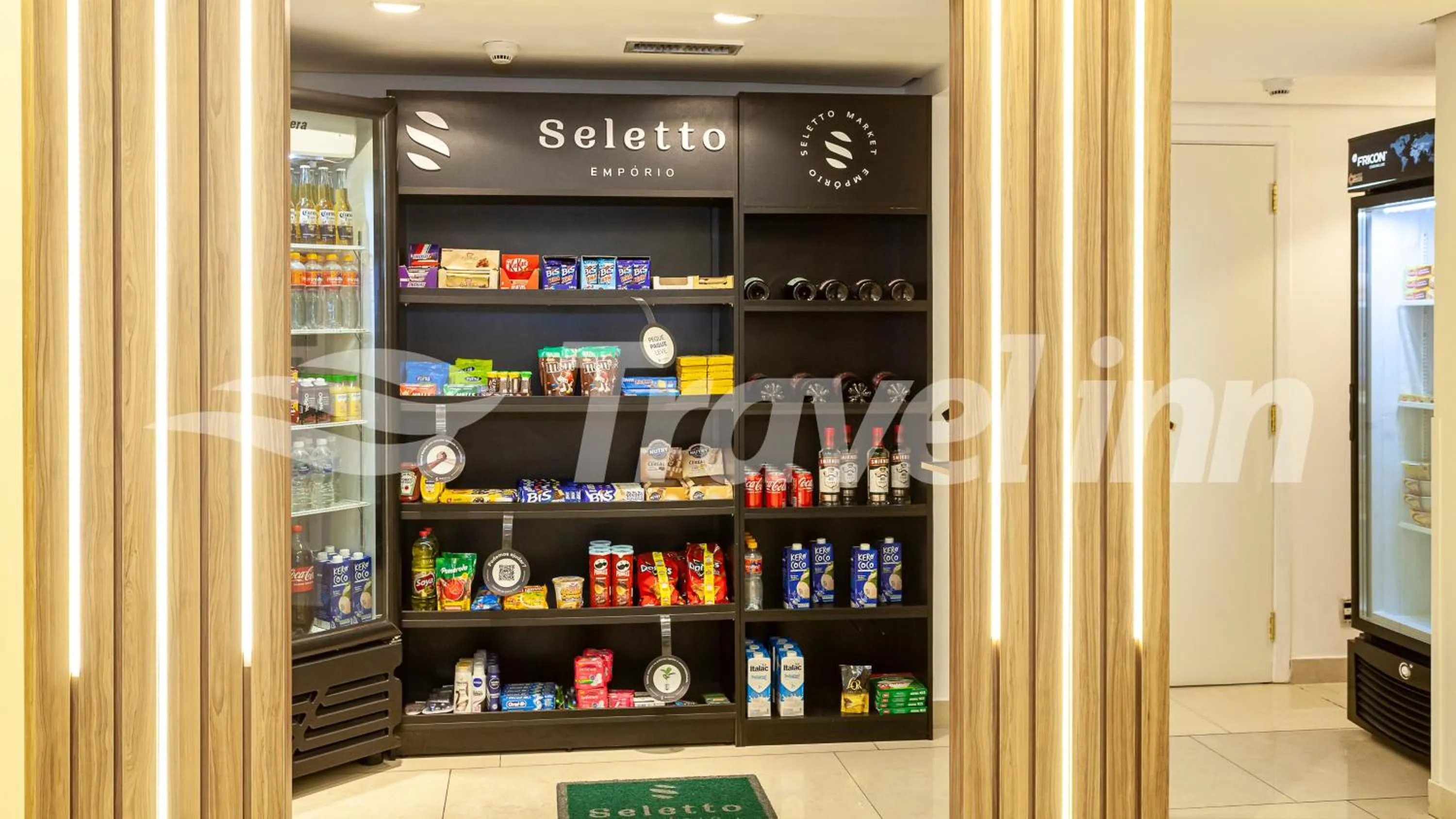Supermarket/grocery shop in Travel Inn Premium Flats Paulista Wall Street