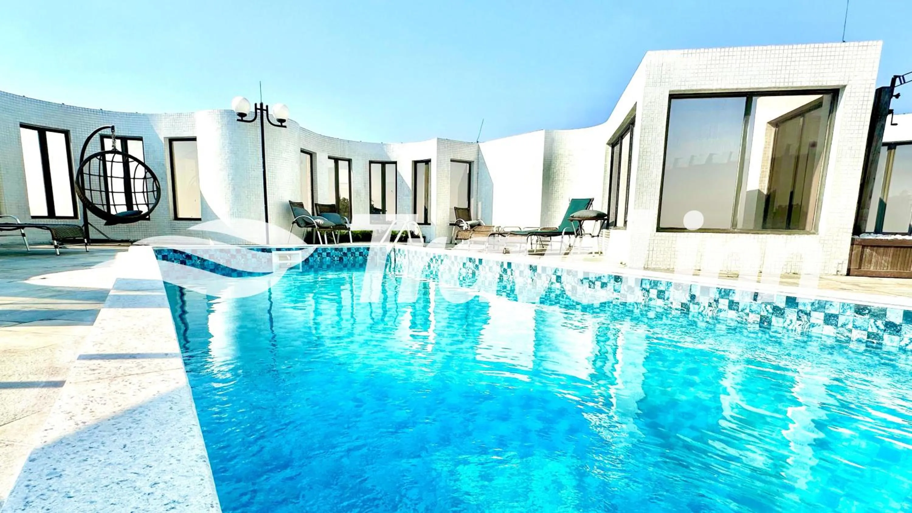 Swimming pool in Travel Inn Premium Flats Paulista Wall Street