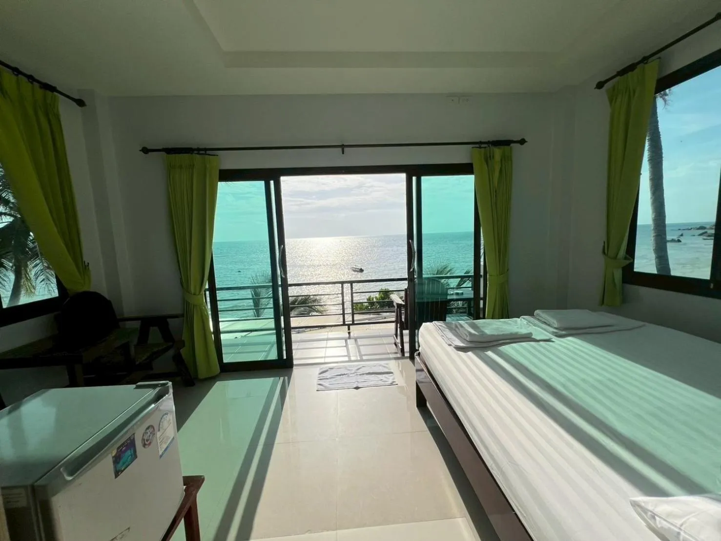 Bed in Silver Beach Bungalow