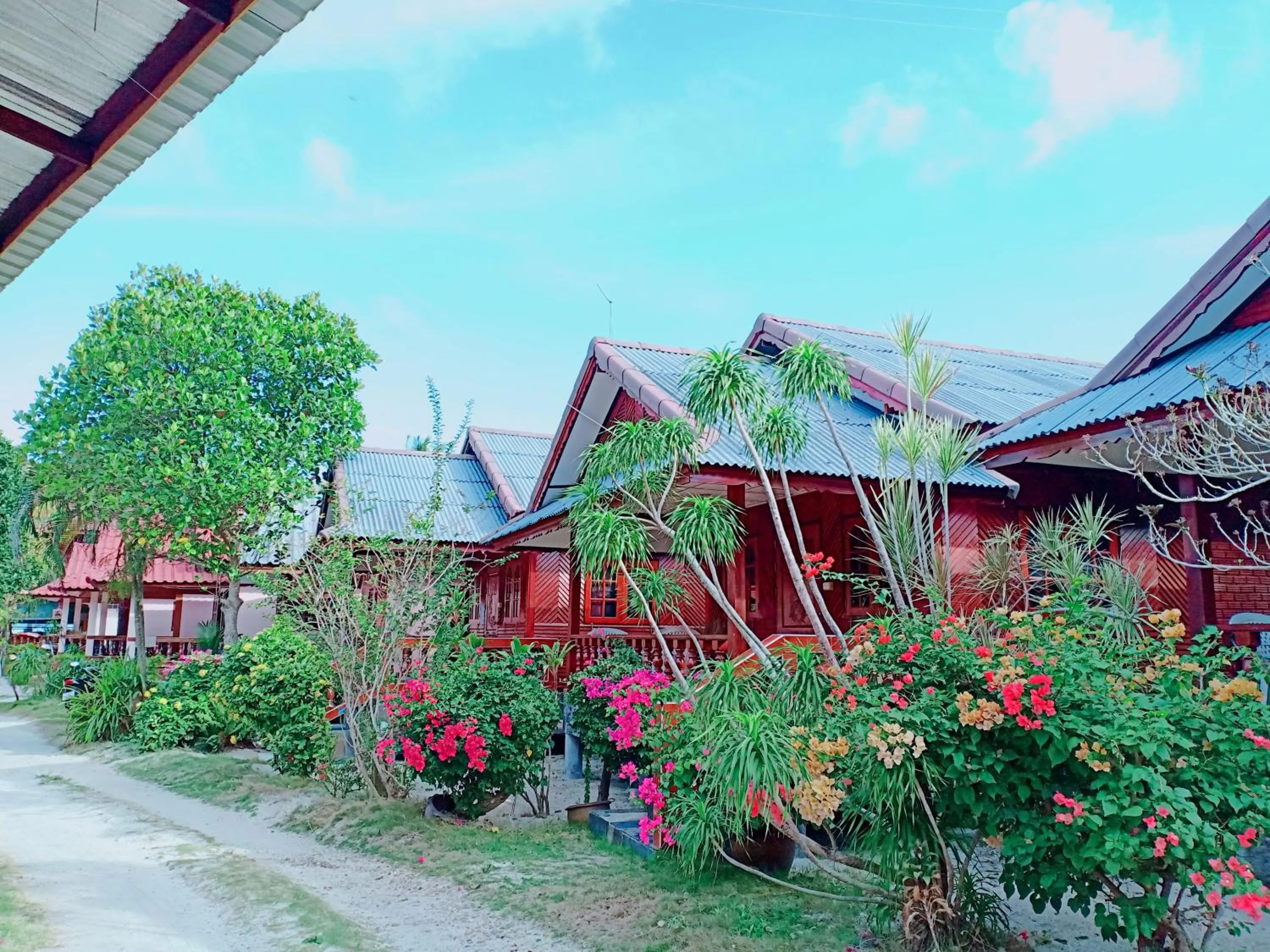 Property building in Silver Beach Bungalow