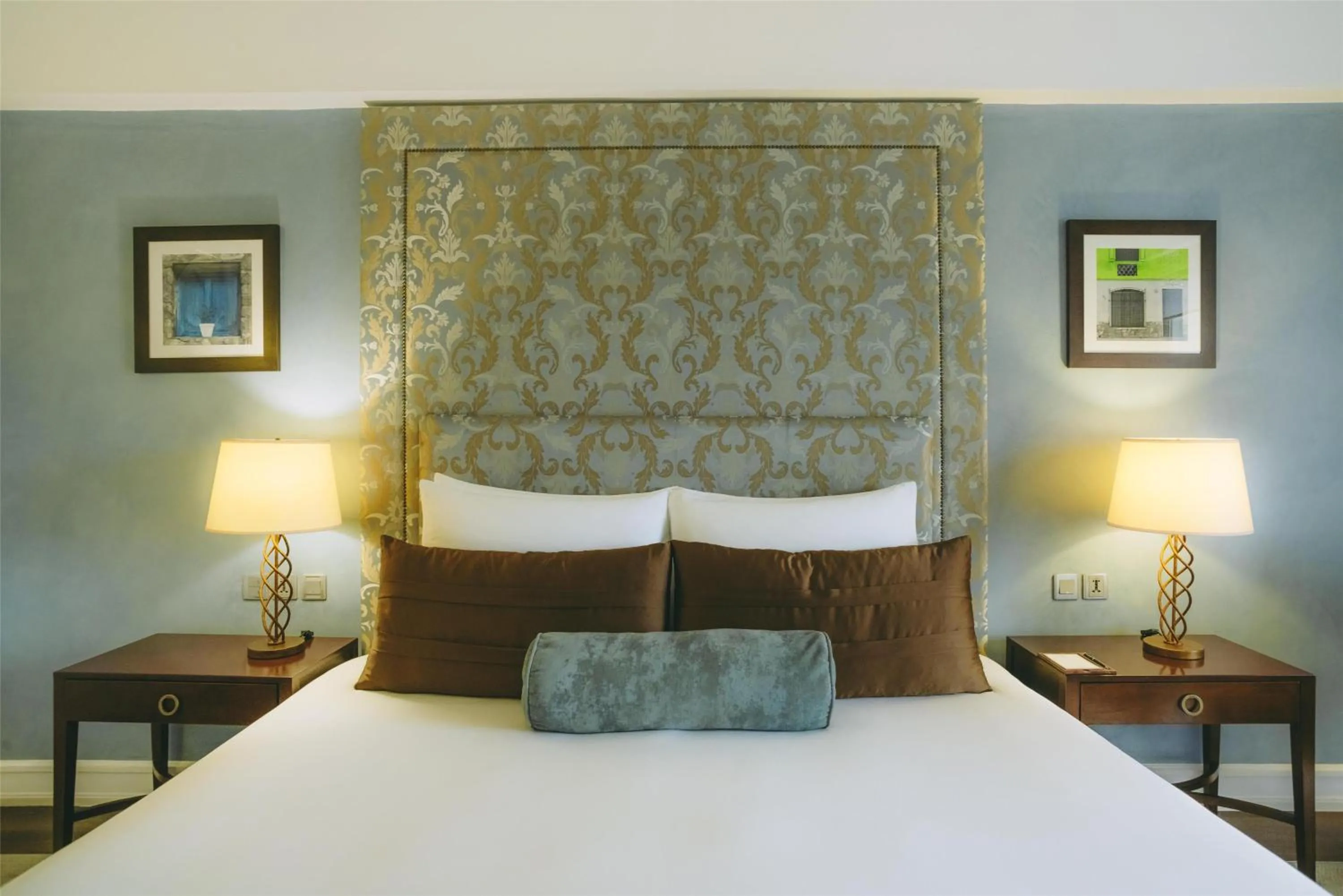 Bedroom, Bed in Villa Rosa Kempinski