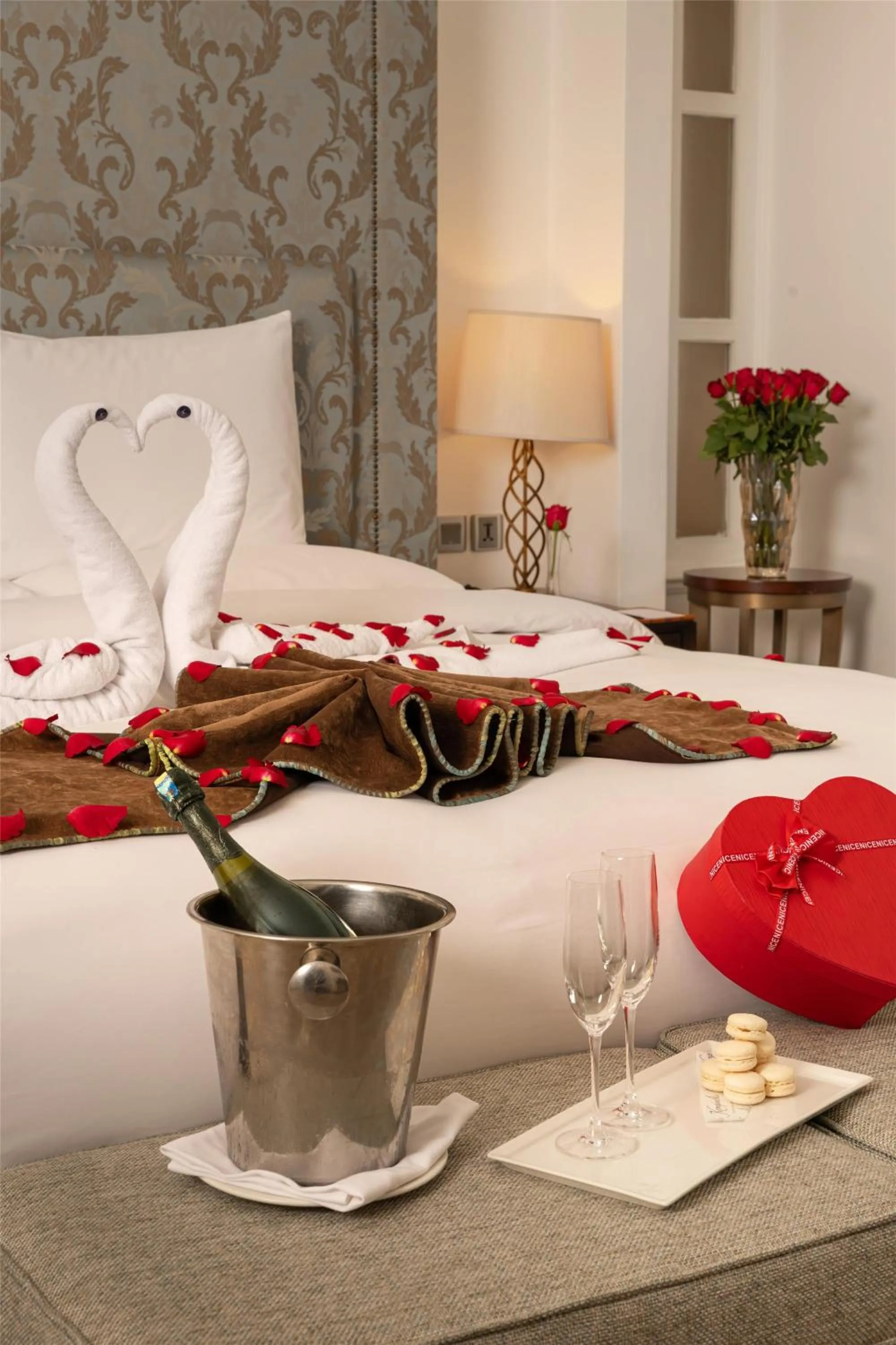 Bedroom in Villa Rosa Kempinski