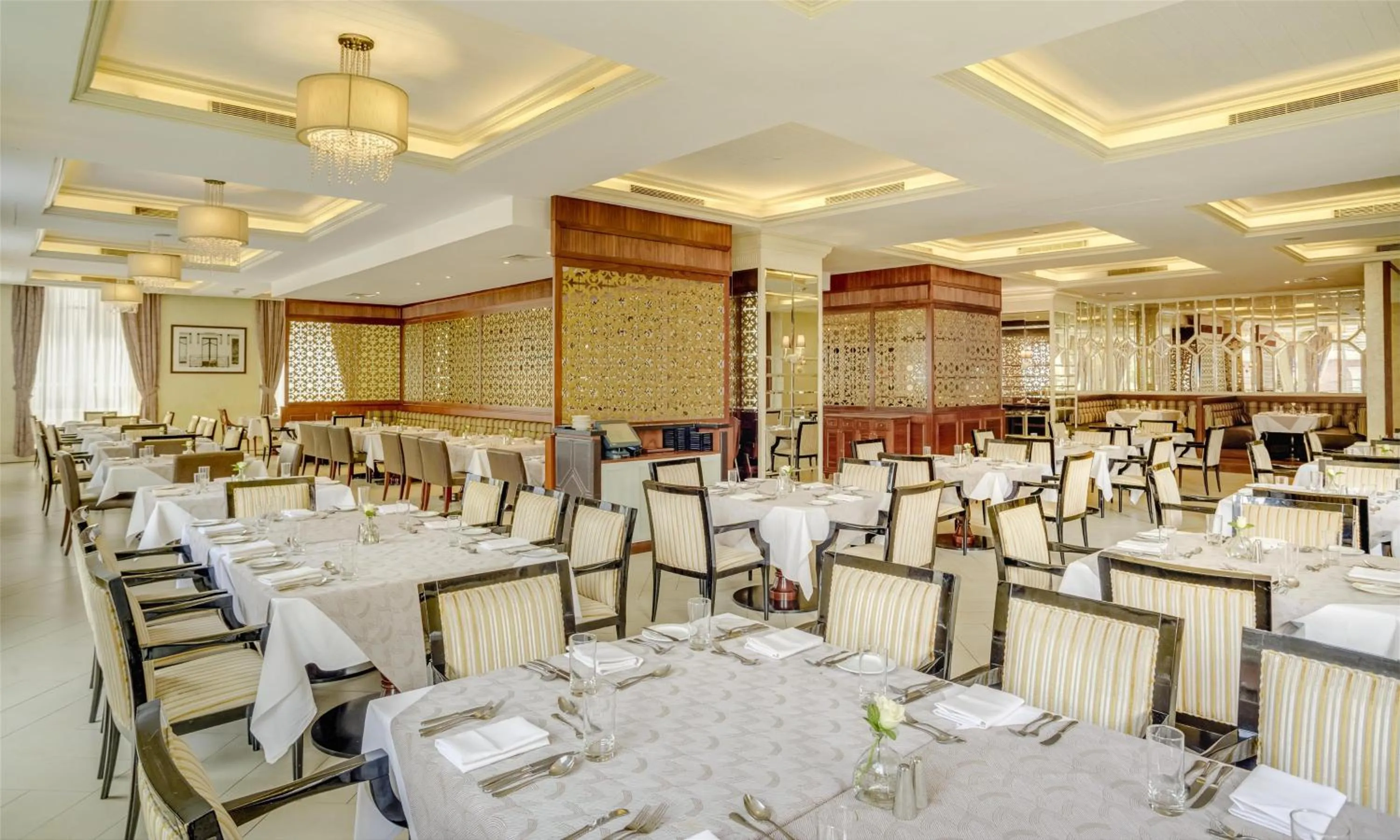 Restaurant/places to eat in Villa Rosa Kempinski