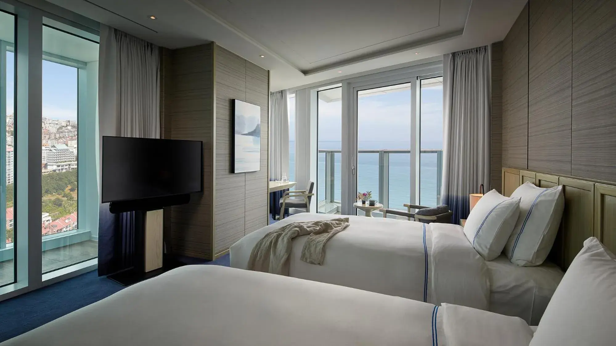 Signiel Premier Twin Room with Mipo Harbor View in Signiel Busan Signiel Premier Twin Room with Mipo Harbor View in Signiel Busan