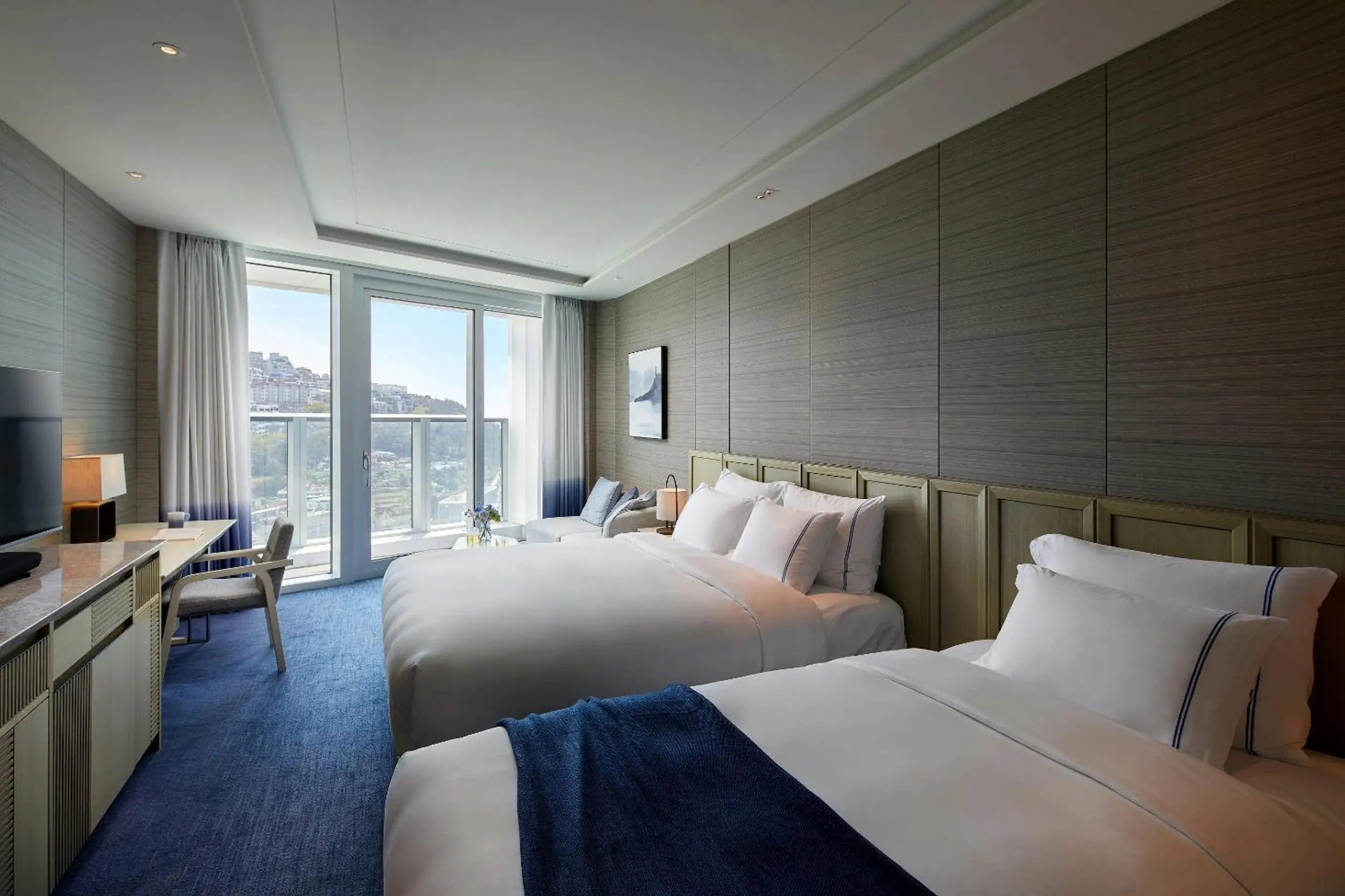 Premier Family Twin with Dalmaji-gil View in Signiel Busan Premier Family Twin with Dalmaji-gil View in Signiel Busan