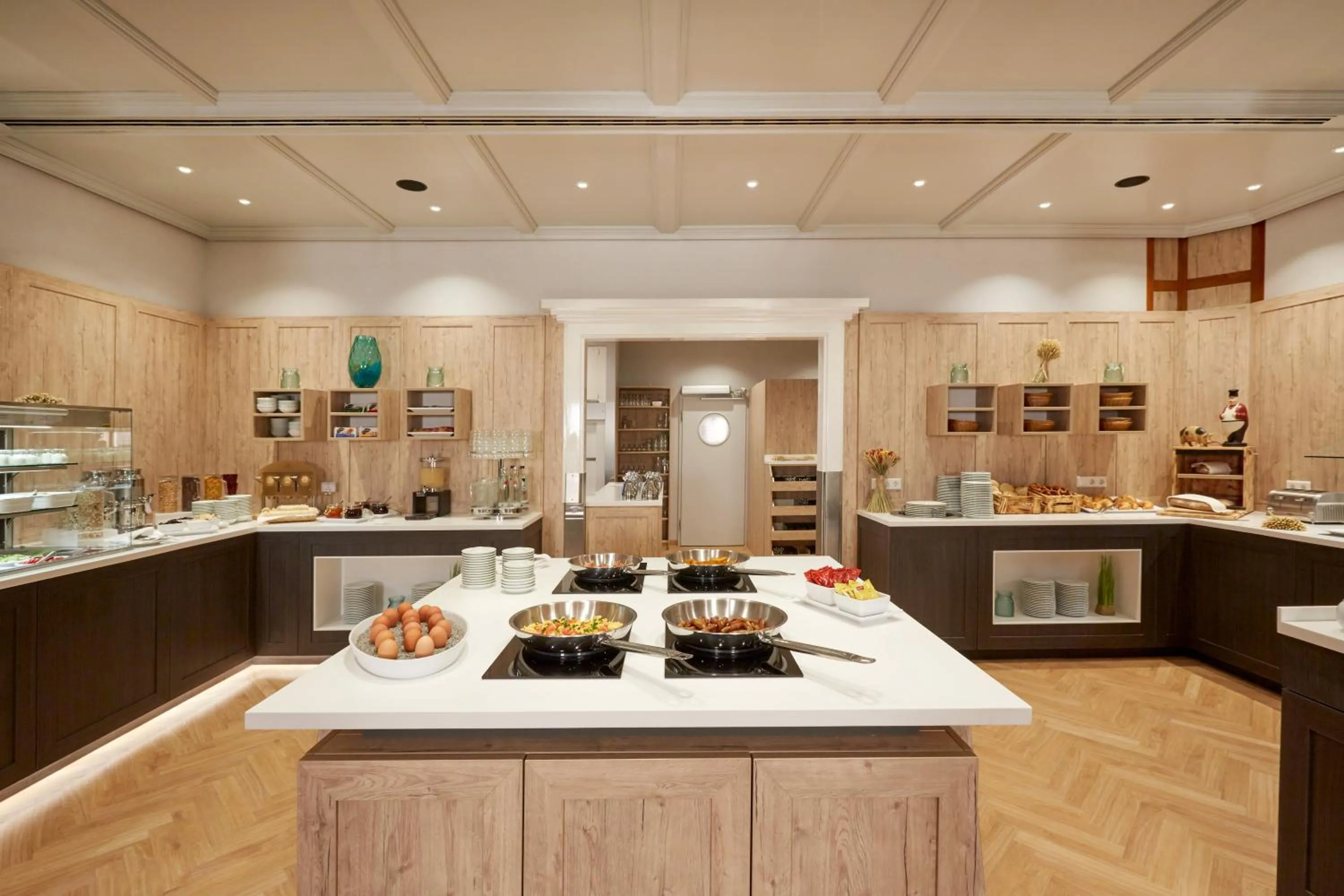 American breakfast in H+ Hotel Stuttgart Herrenberg