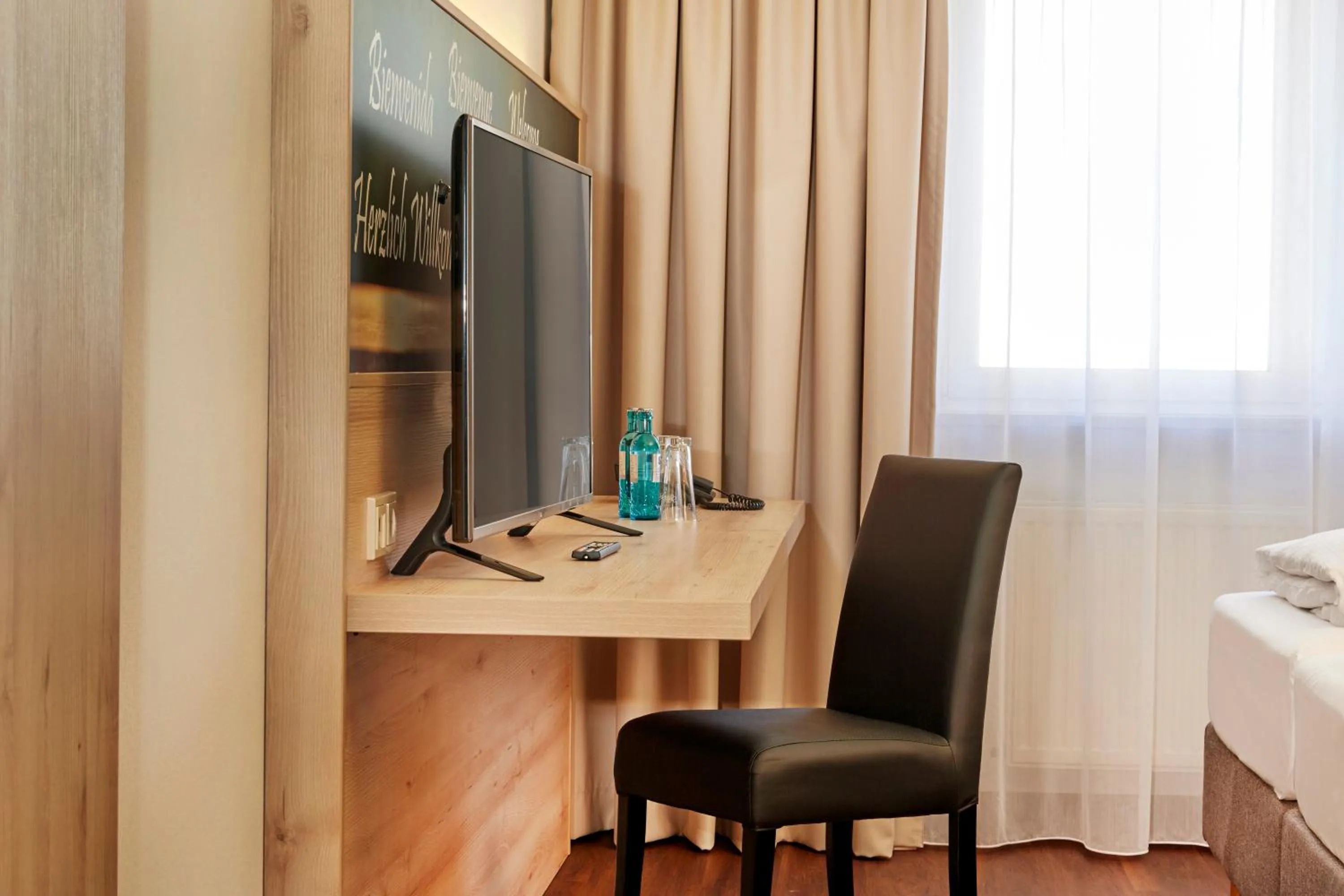 TV and multimedia in H+ Hotel Stuttgart Herrenberg