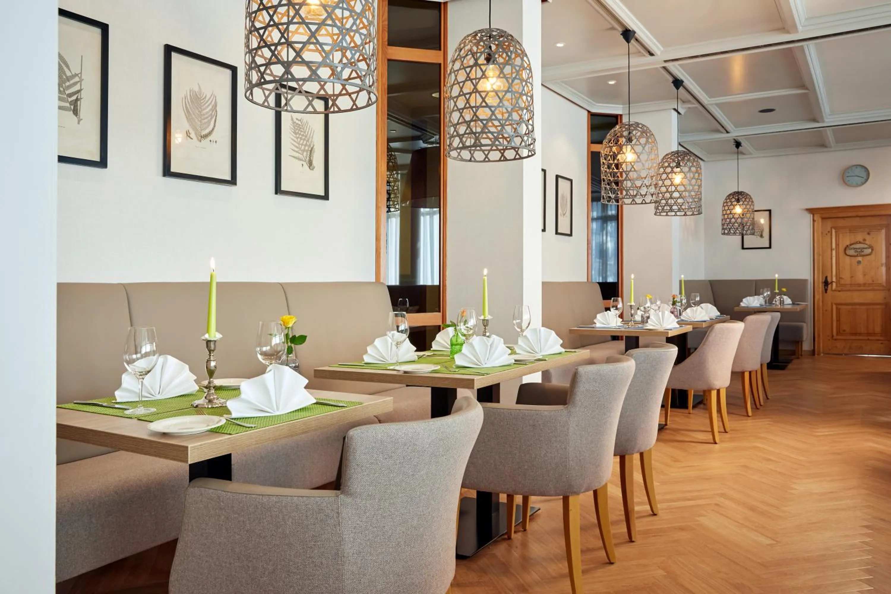 Restaurant/places to eat in H+ Hotel Stuttgart Herrenberg