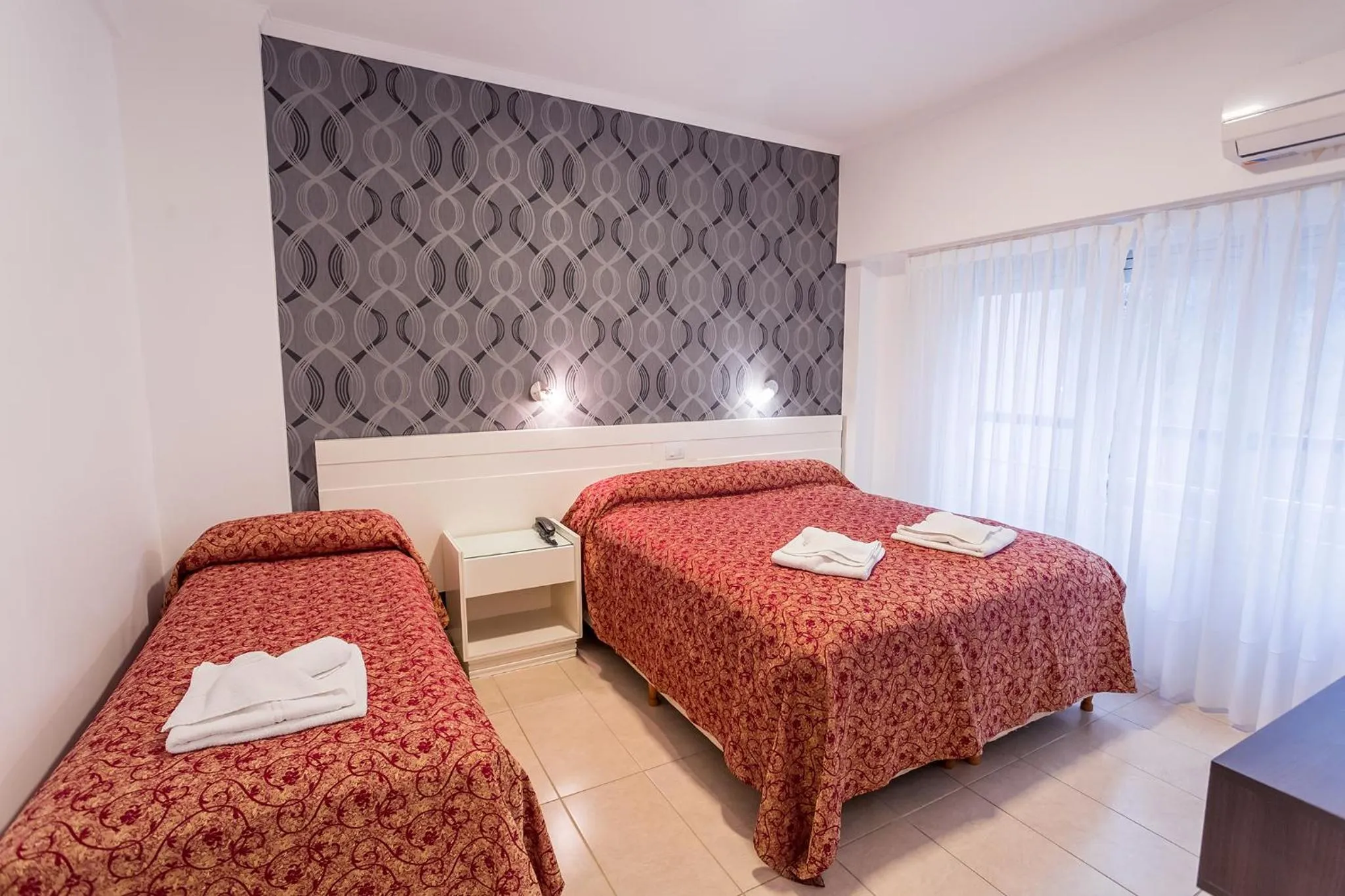 Bedroom, Bed in Estocolmo Hotel by bund