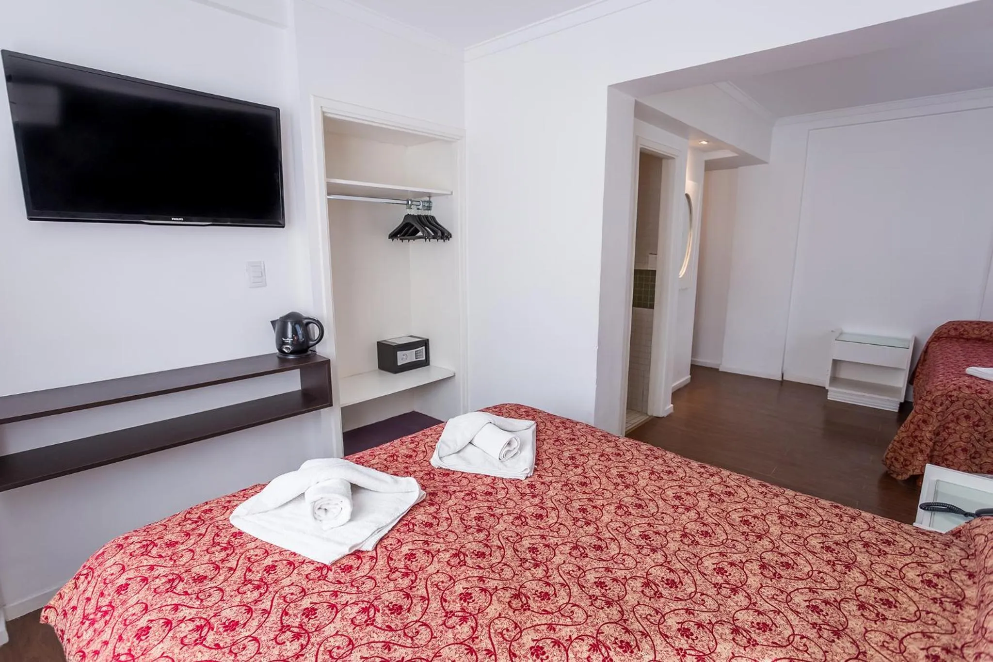 TV and multimedia, Bed in Estocolmo Hotel by bund