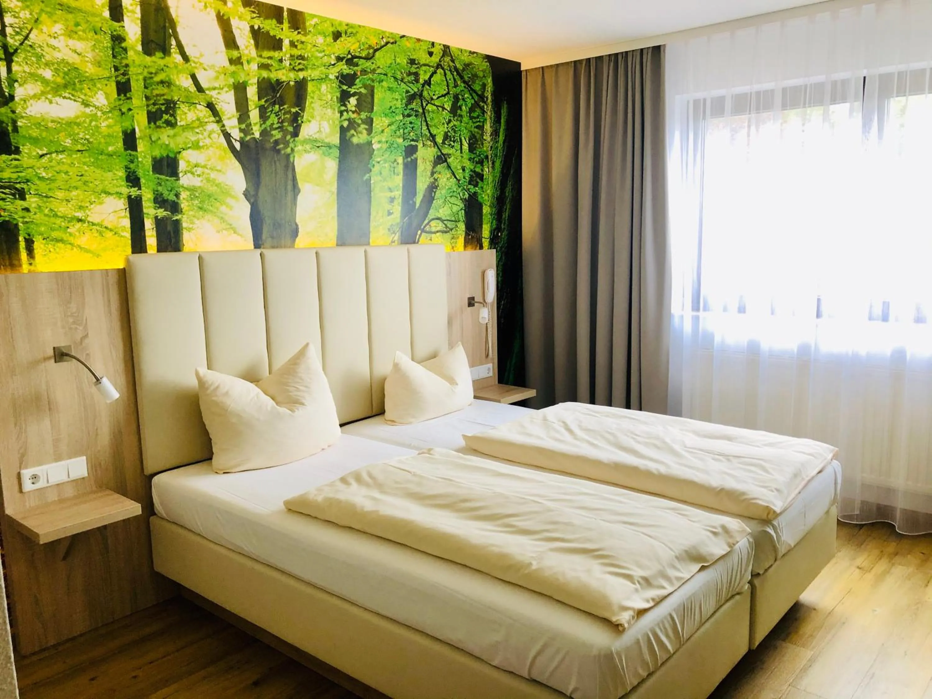 Photo of the whole room, Bed in Hotel zur Kanone