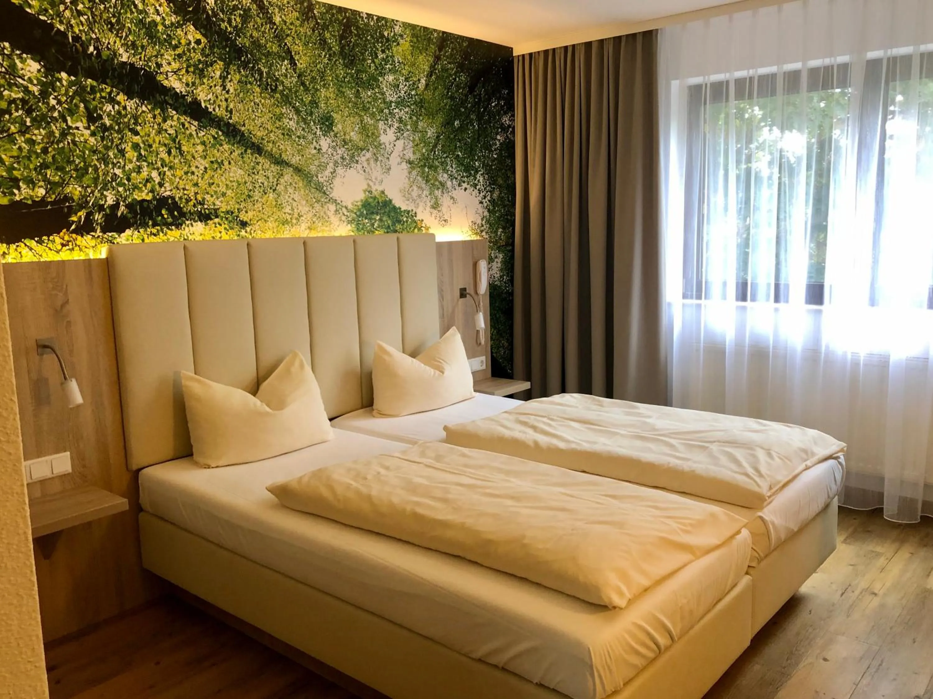 Photo of the whole room, Bed in Hotel zur Kanone