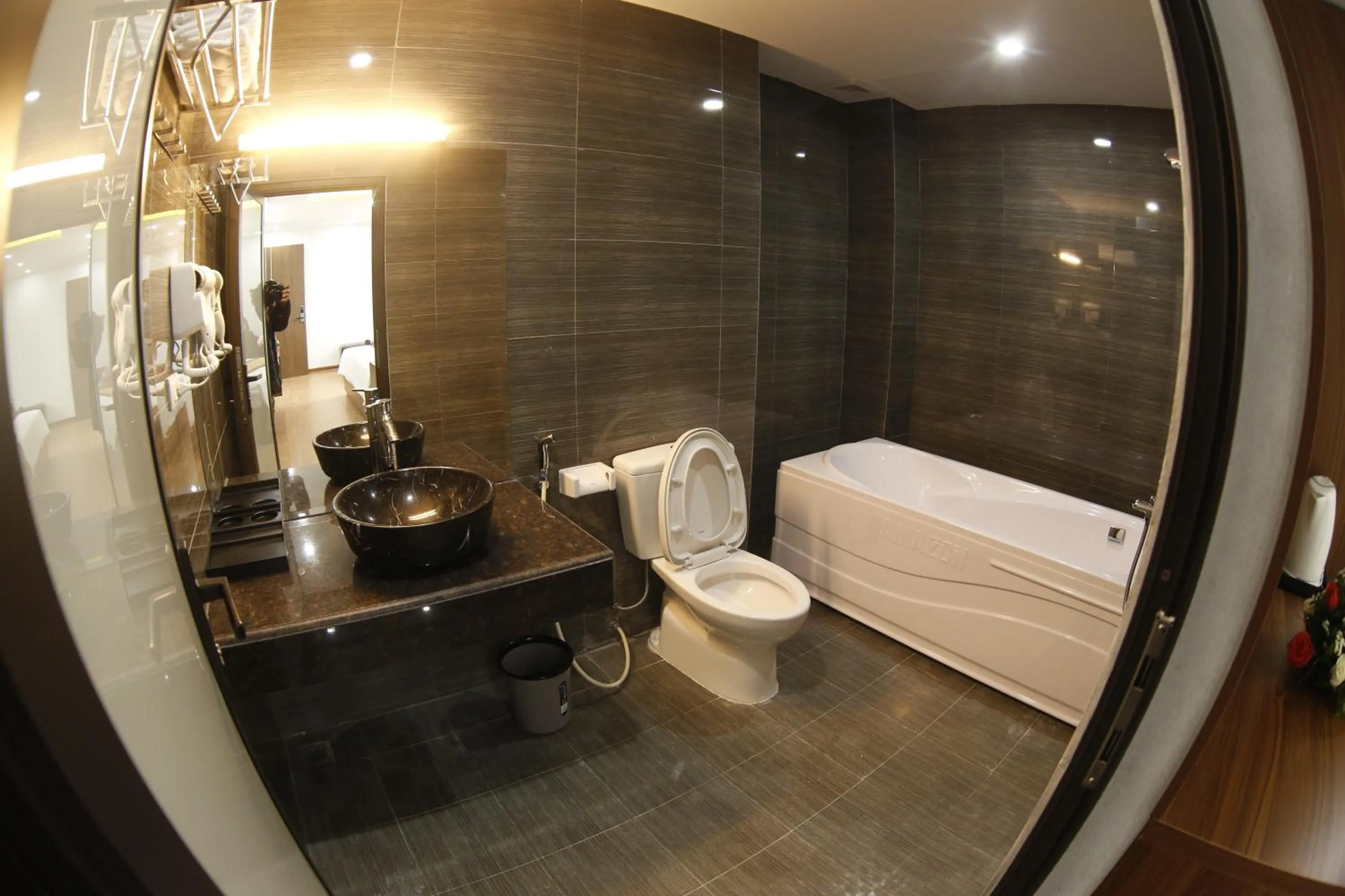 Bathroom in Bảo Ngọc Diamond Hotel