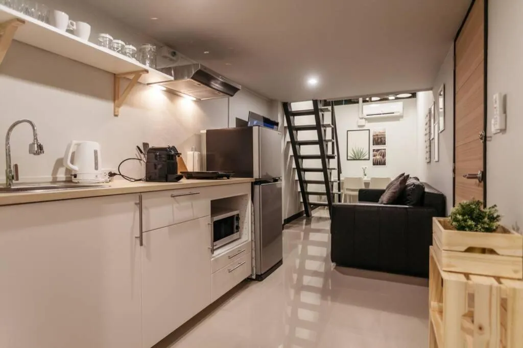 S1 Large Duplex Silom 3 Beds, Full Kitchen WIFI