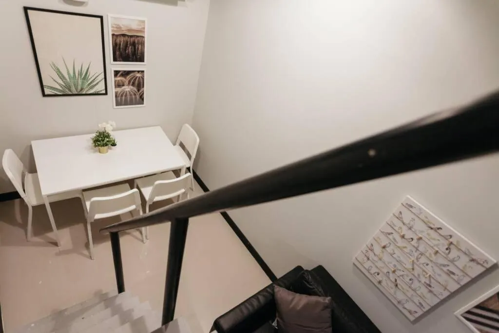 S1 Large Duplex Silom 3 Beds, Full Kitchen WIFI