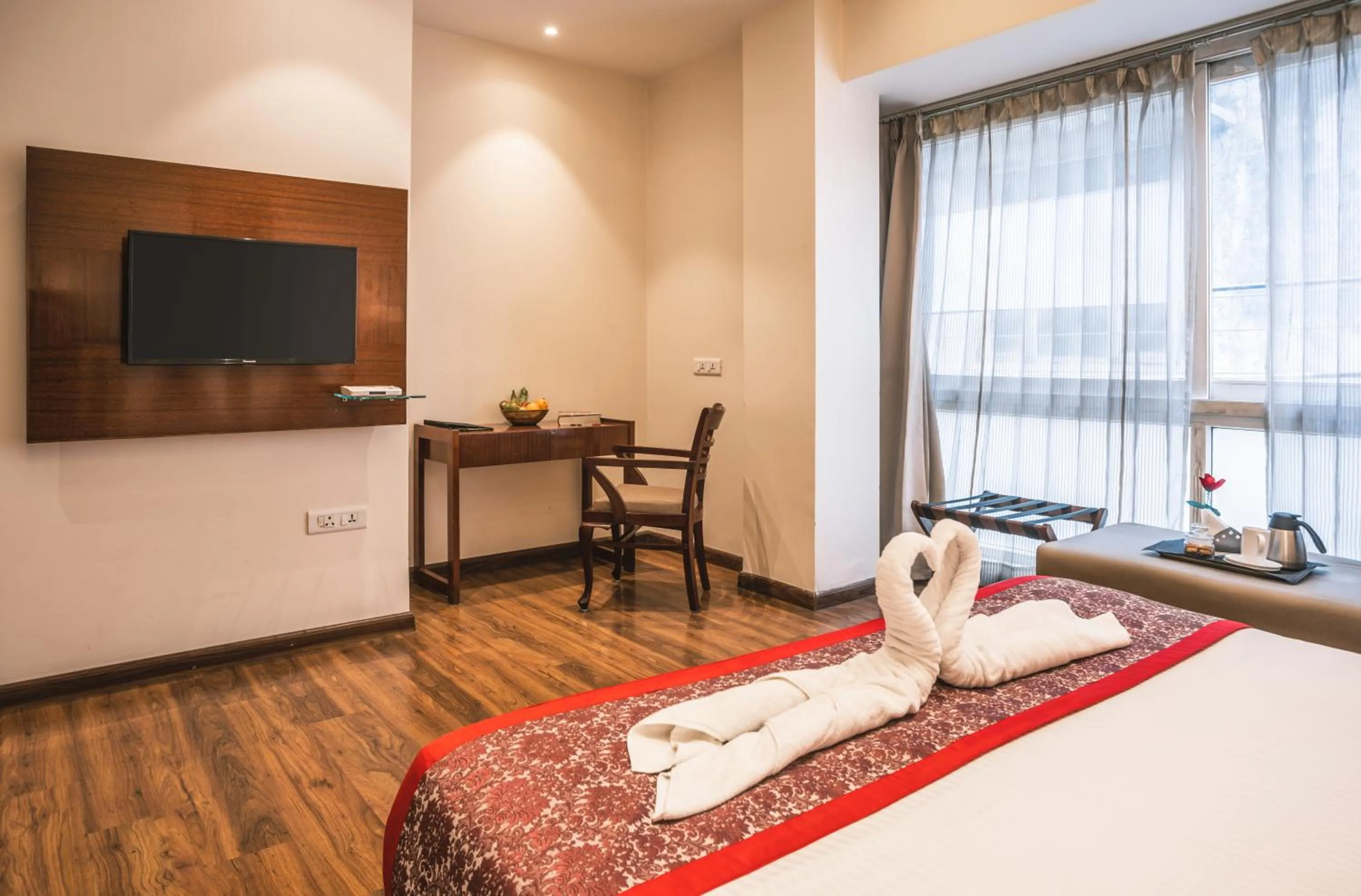 Bedroom, Bed in Amritara Sadka Amritsar