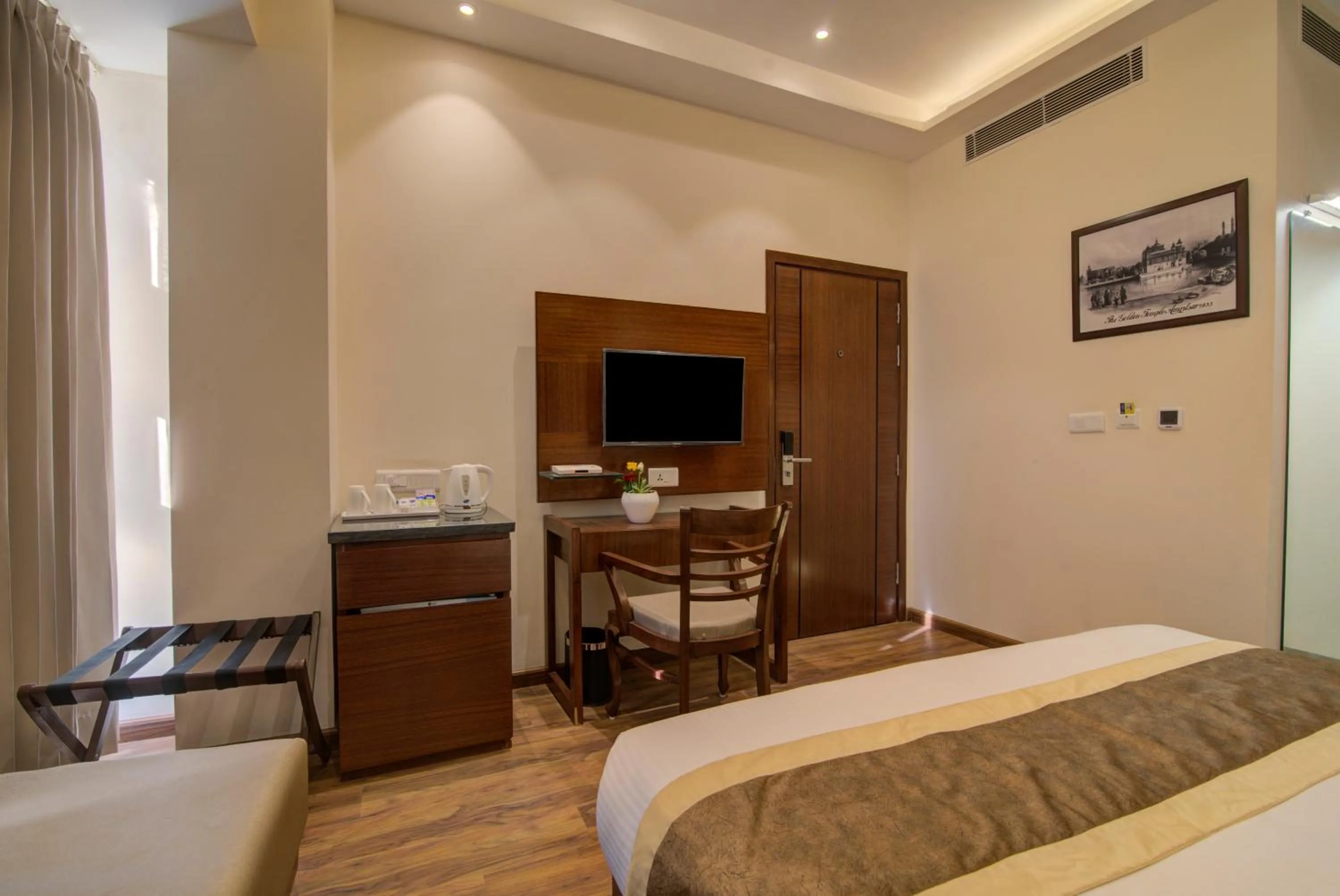 Bed in Amritara Sadka Amritsar