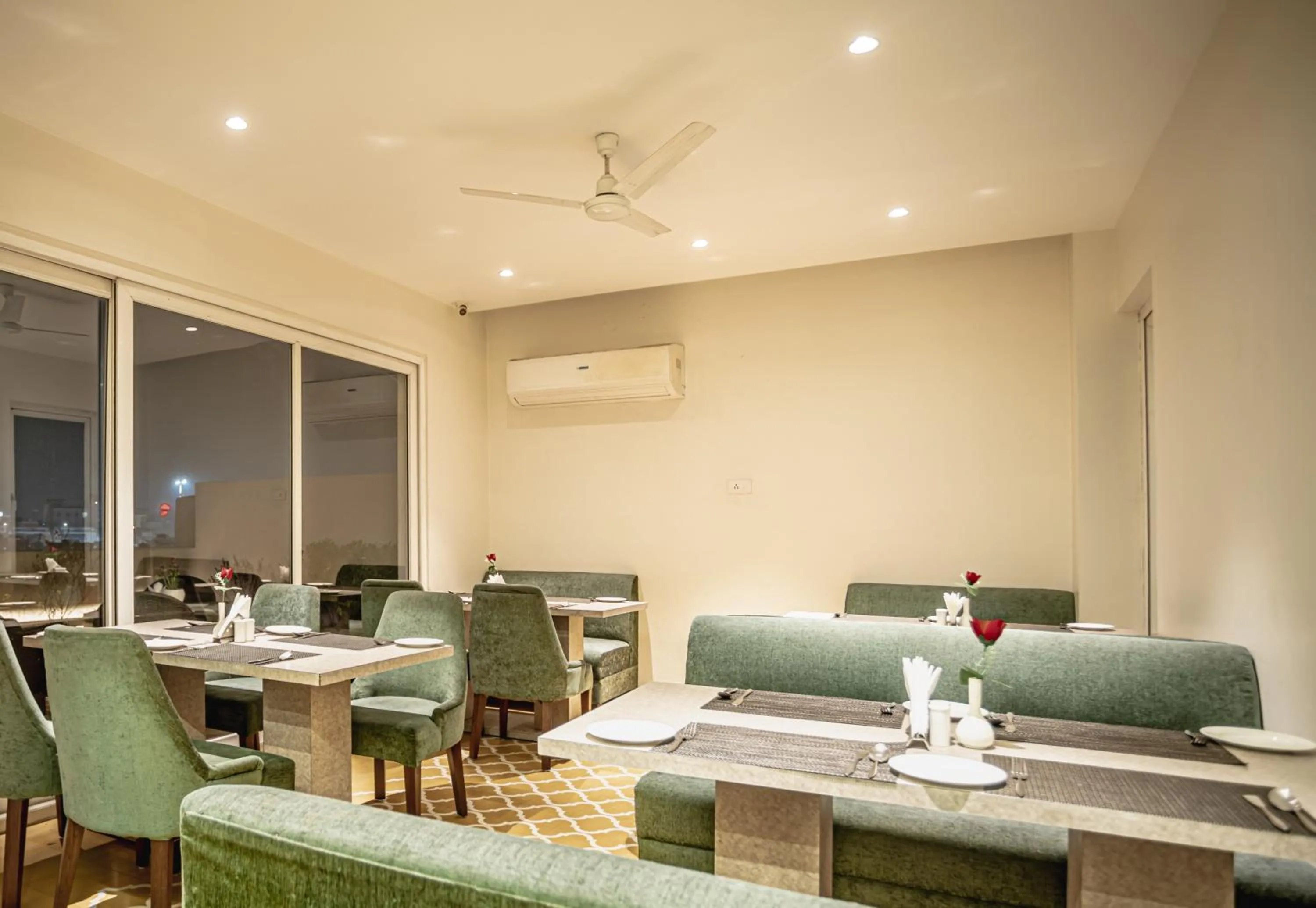 Restaurant/places to eat in Amritara Sadka Amritsar