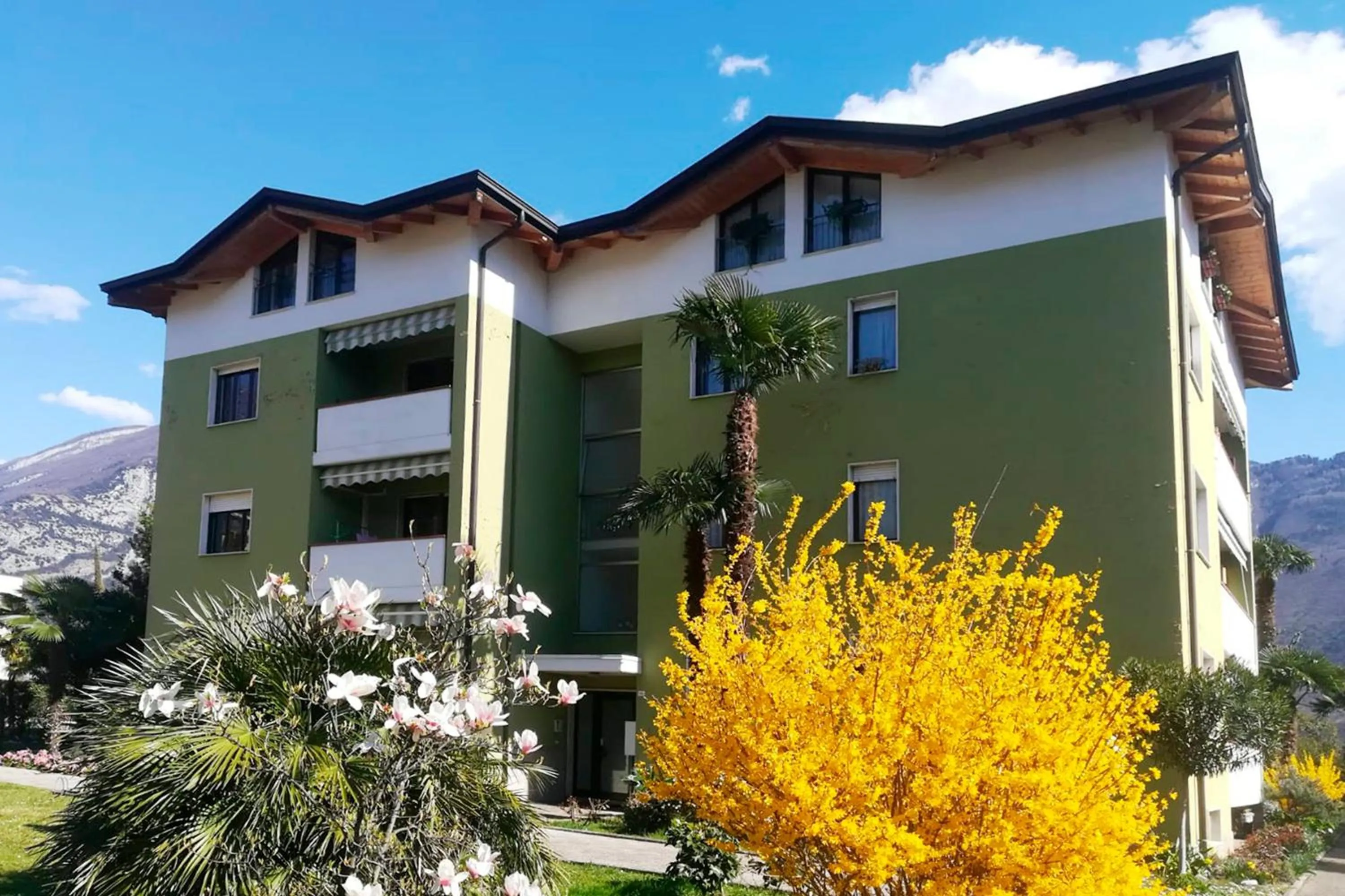 Property building in Bella Arco Apartment - Happy Rentals