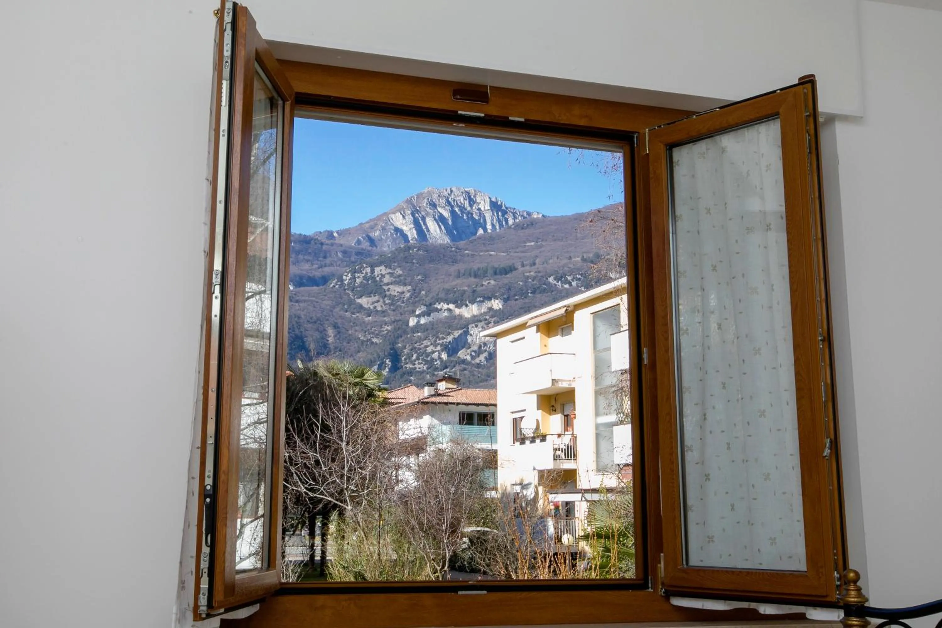 Mountain view in Bella Arco Apartment - Happy Rentals