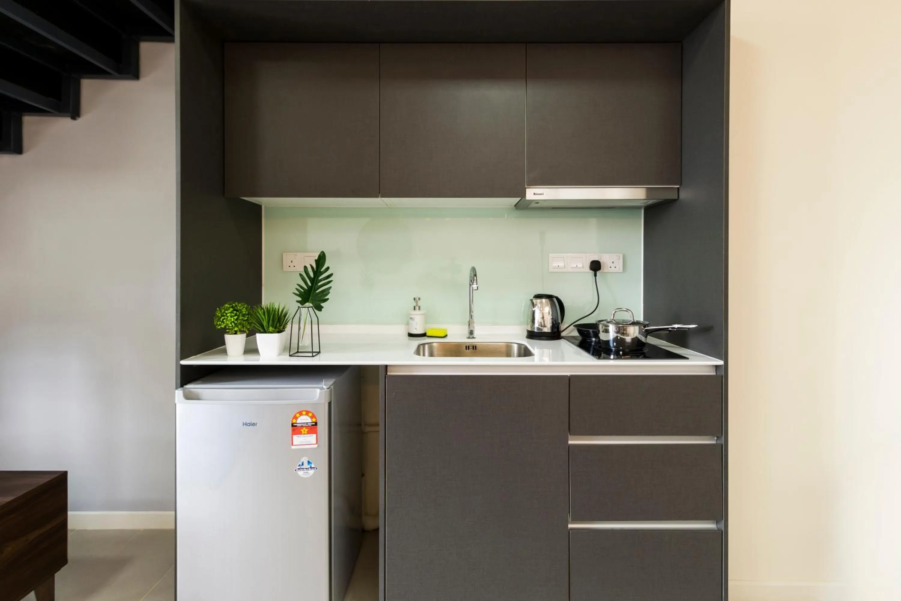 Kitchen or kitchenette in Tamarind Suite by DreamScape