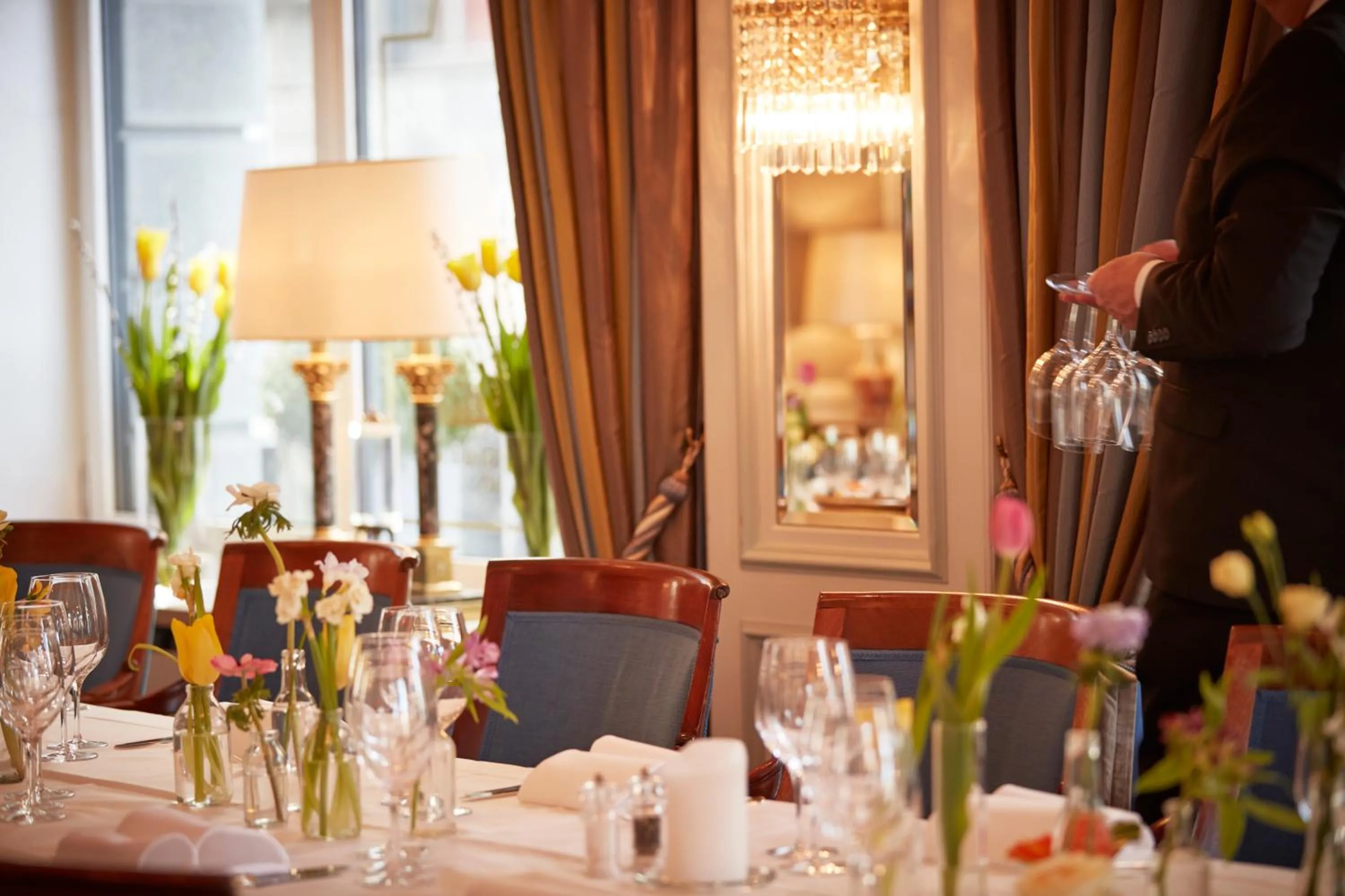 Restaurant/places to eat in The Dufour by Hotel Schweizerhof Zürich