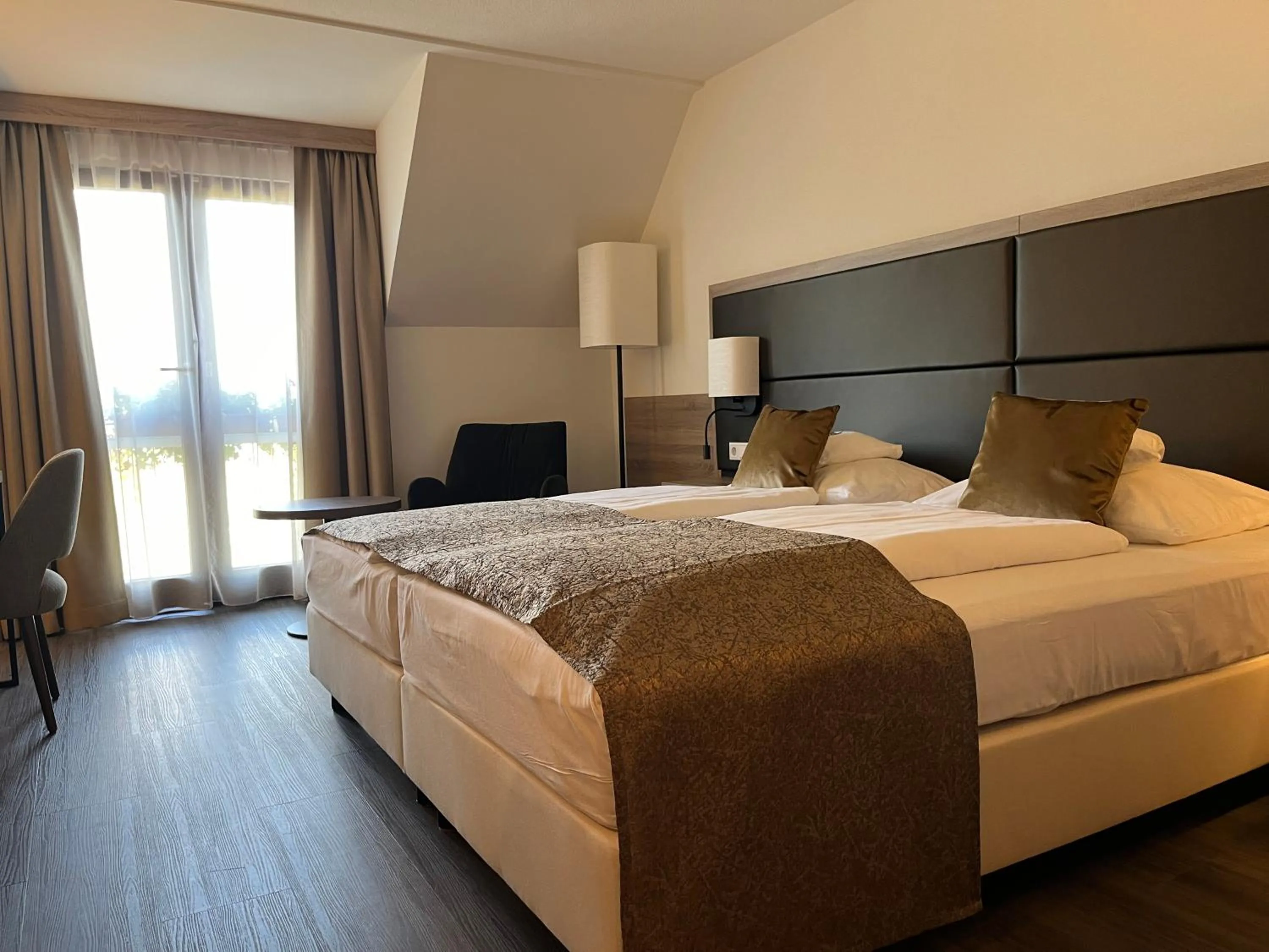 Photo of the whole room, Bed in Flair Park Hotel Ilshofen