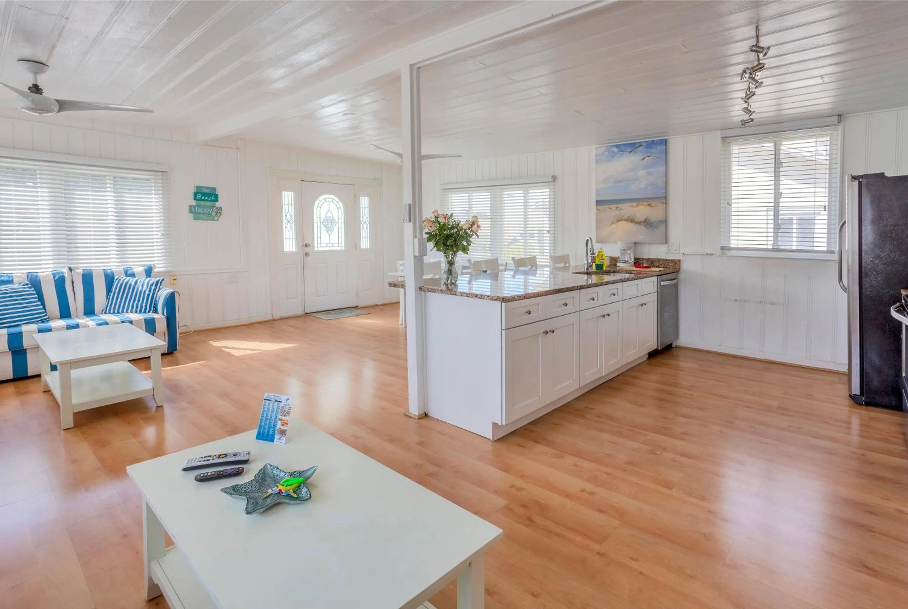 Kitchen or kitchenette in Twins Inn & Apartments