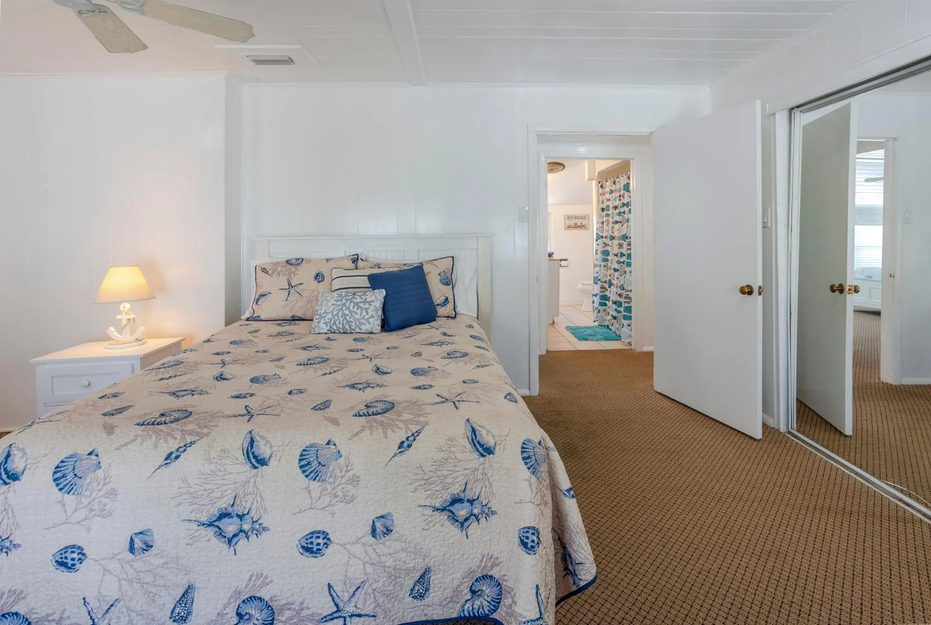 Bed in Twins Inn & Apartments